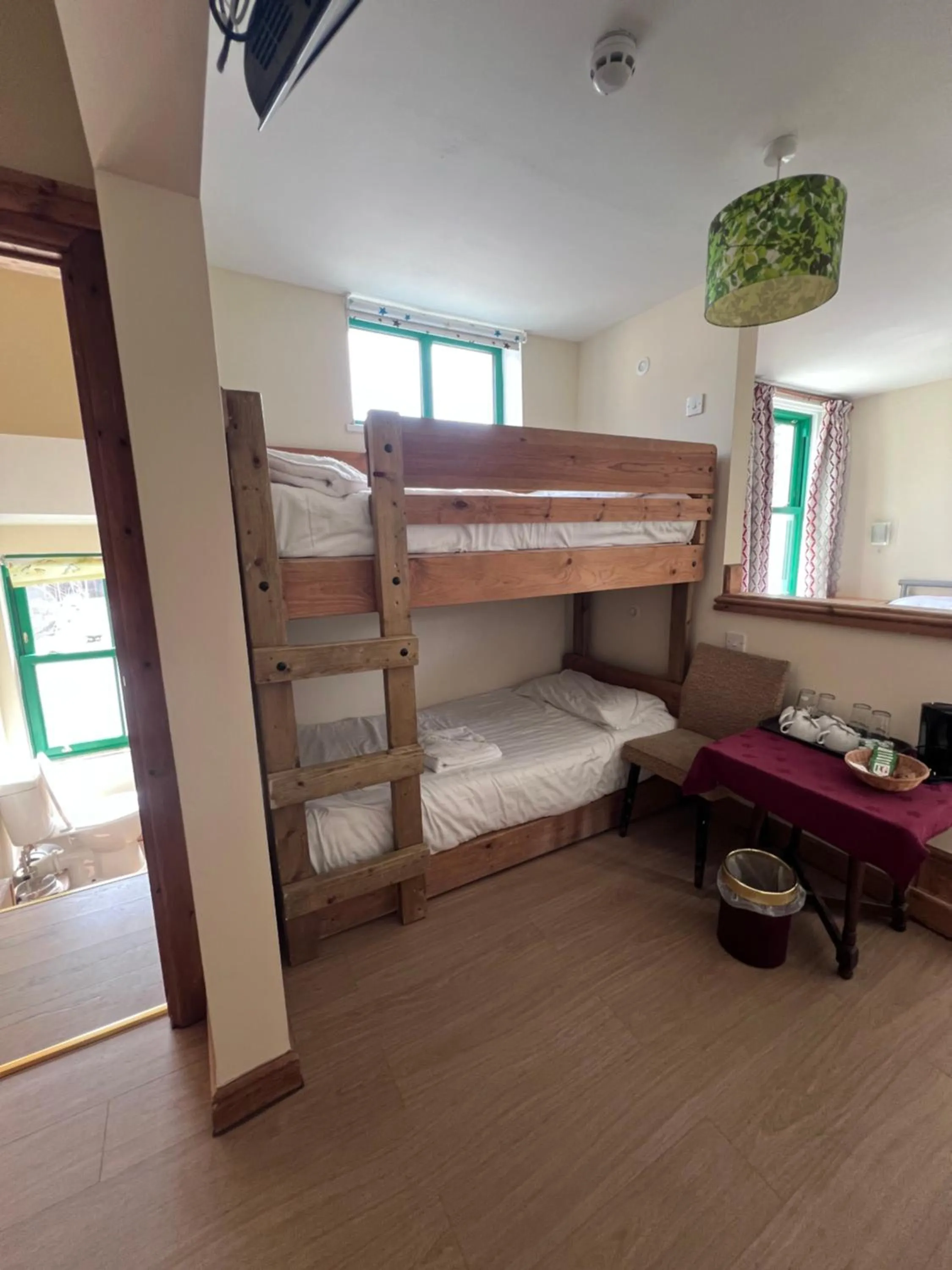 bunk bed, Bed in Royal Britannia Hotel