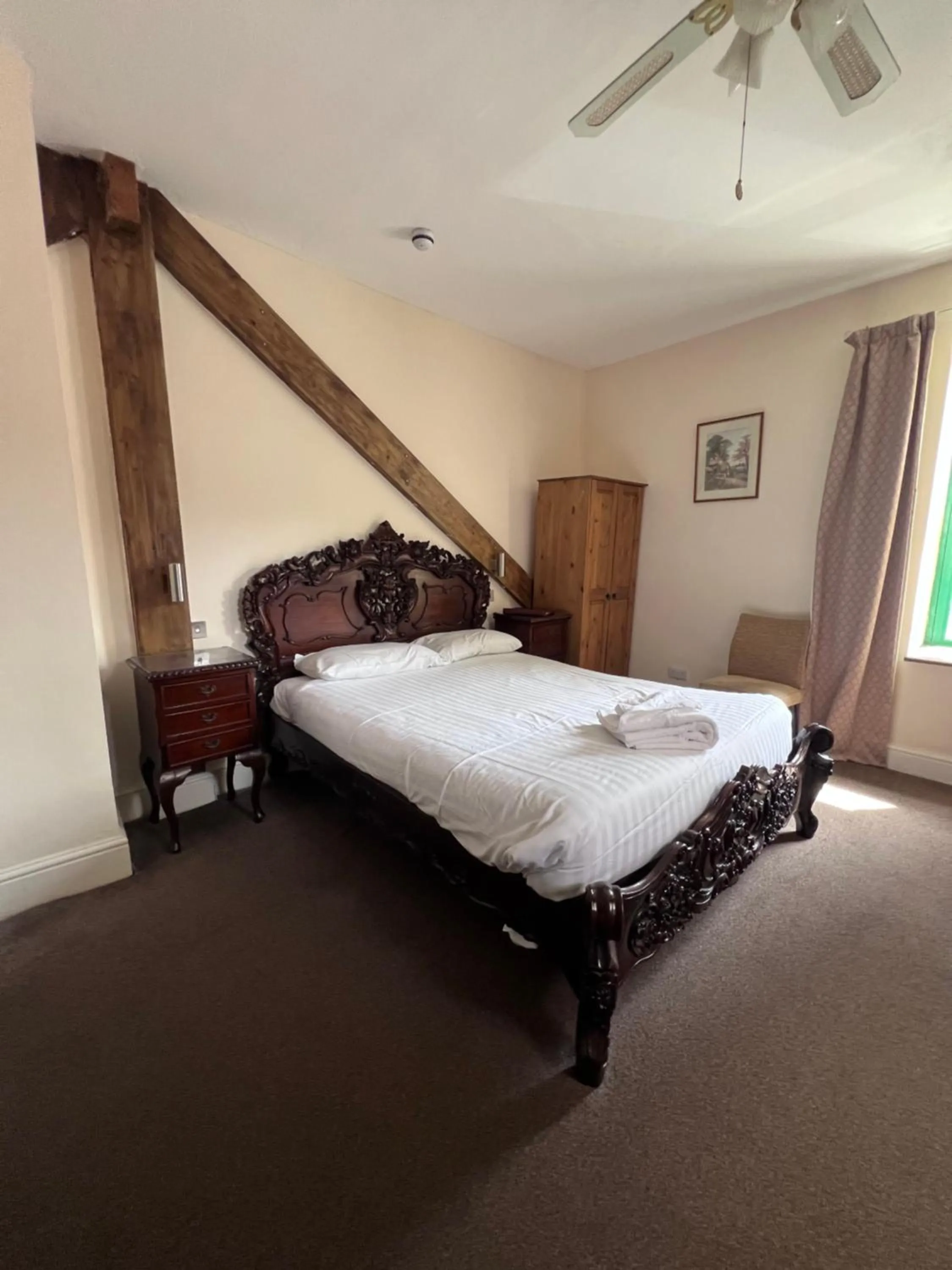 Bed in Royal Britannia Hotel