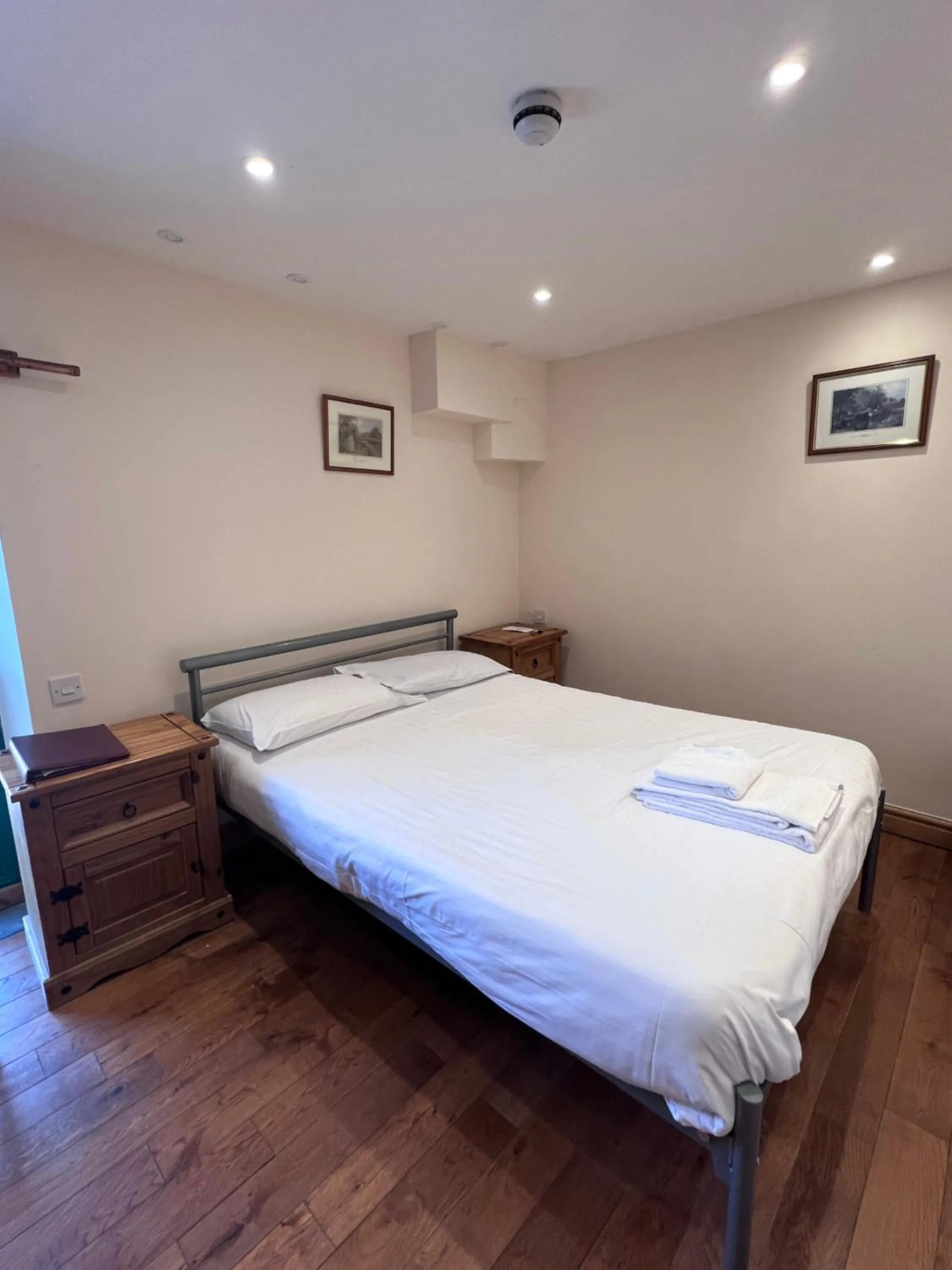 Bed in Royal Britannia Hotel