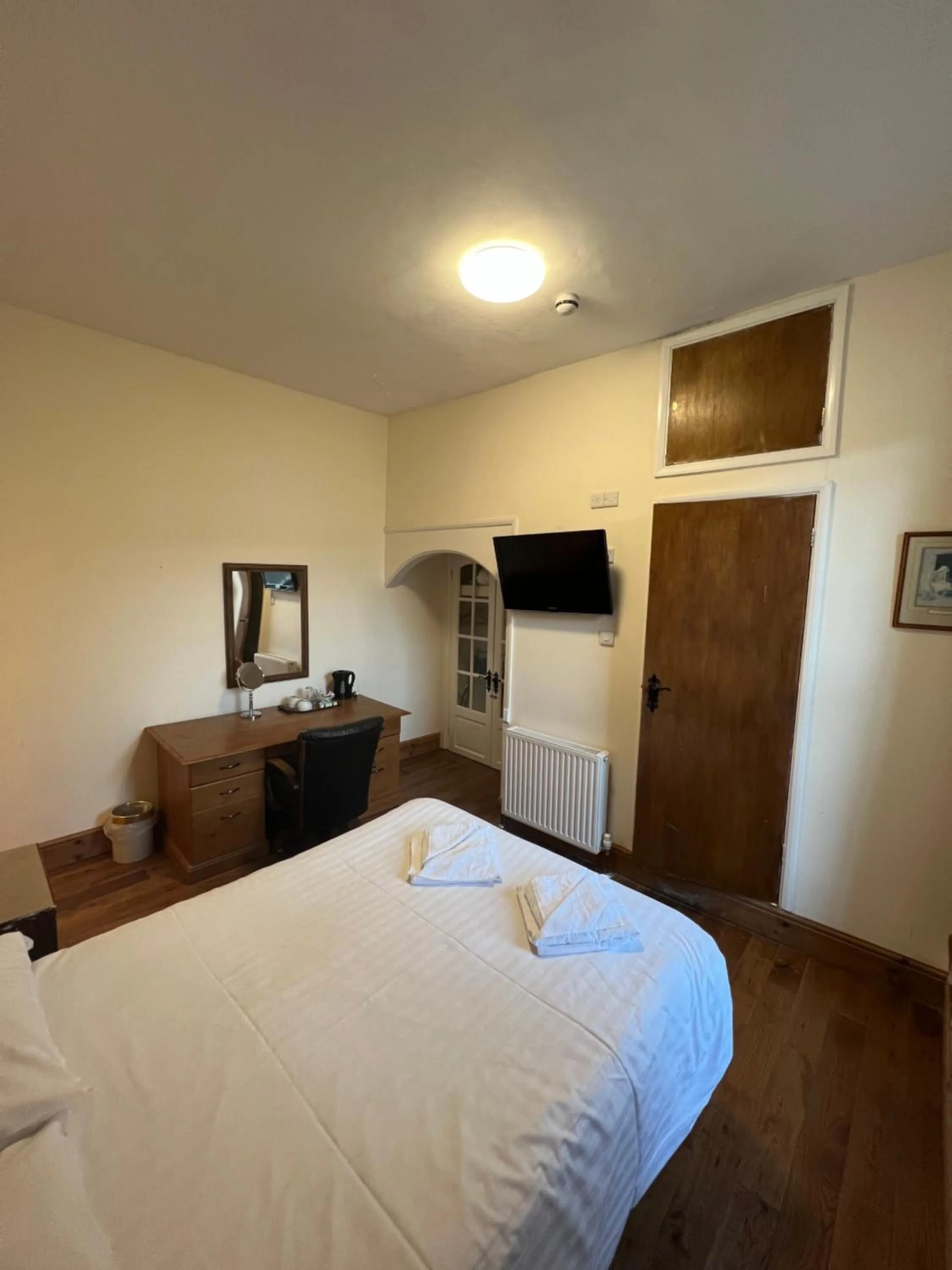 Bed in Royal Britannia Hotel