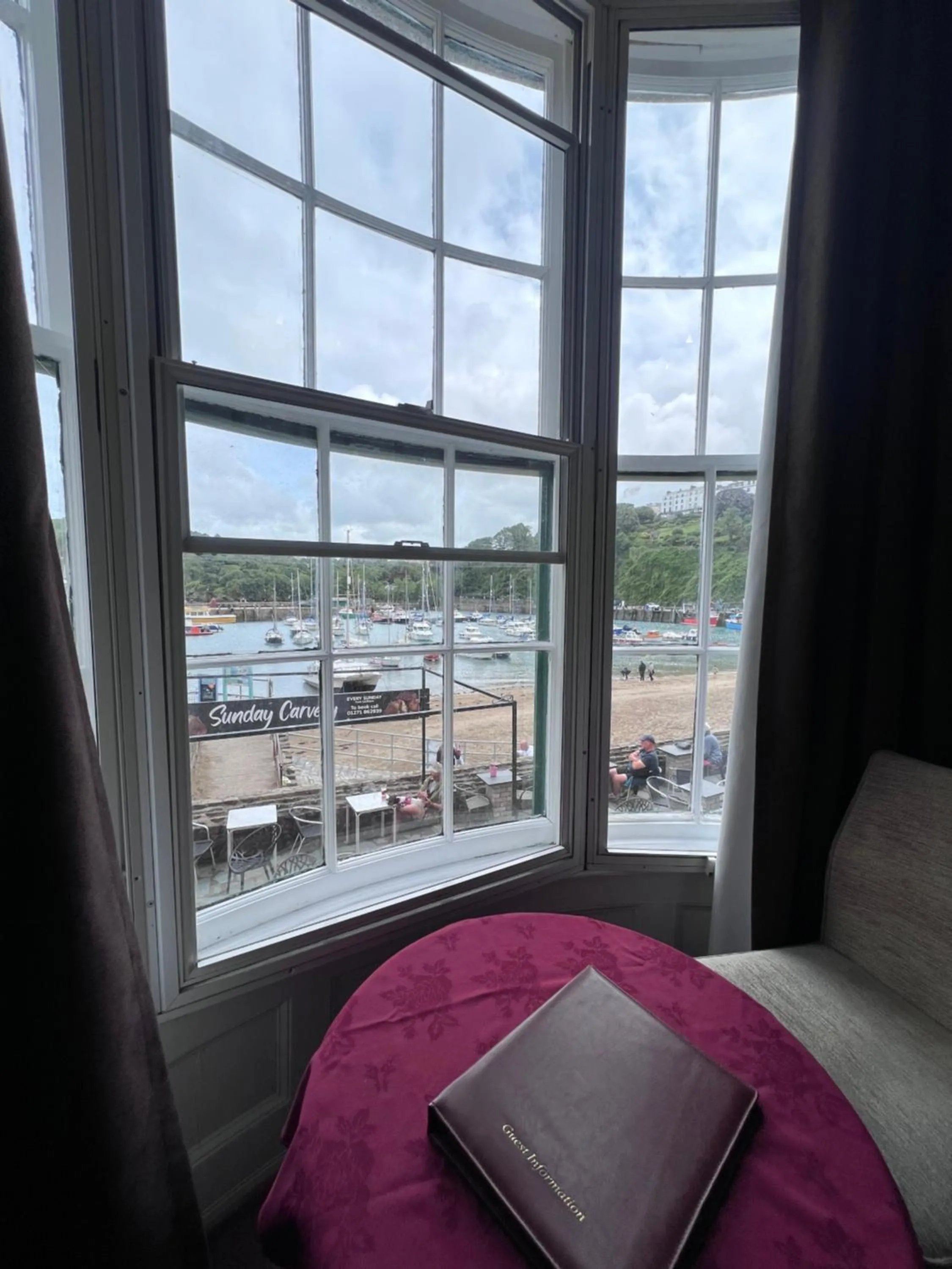 Natural landscape, Bed in Royal Britannia Hotel