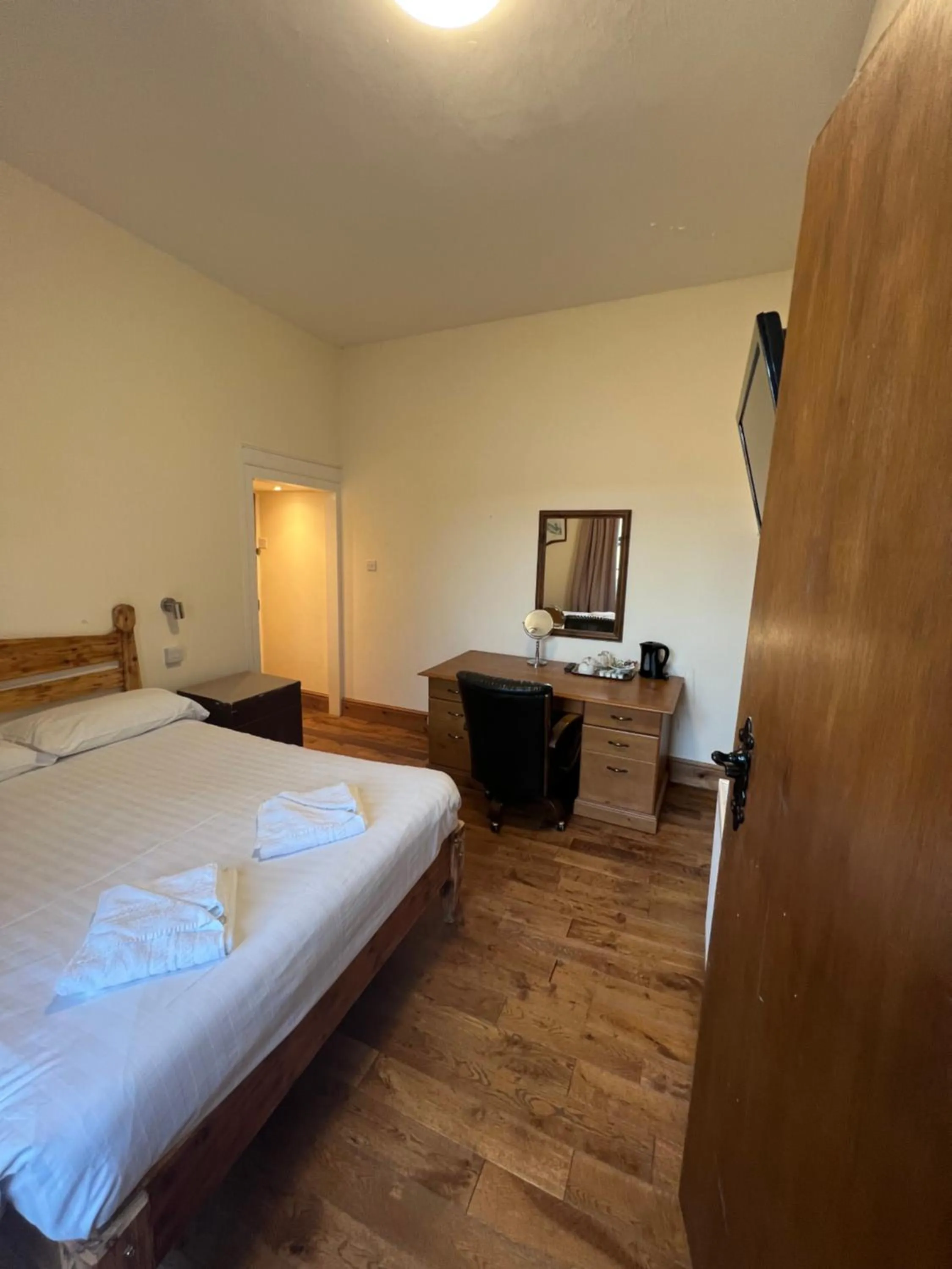 Bed in Royal Britannia Hotel