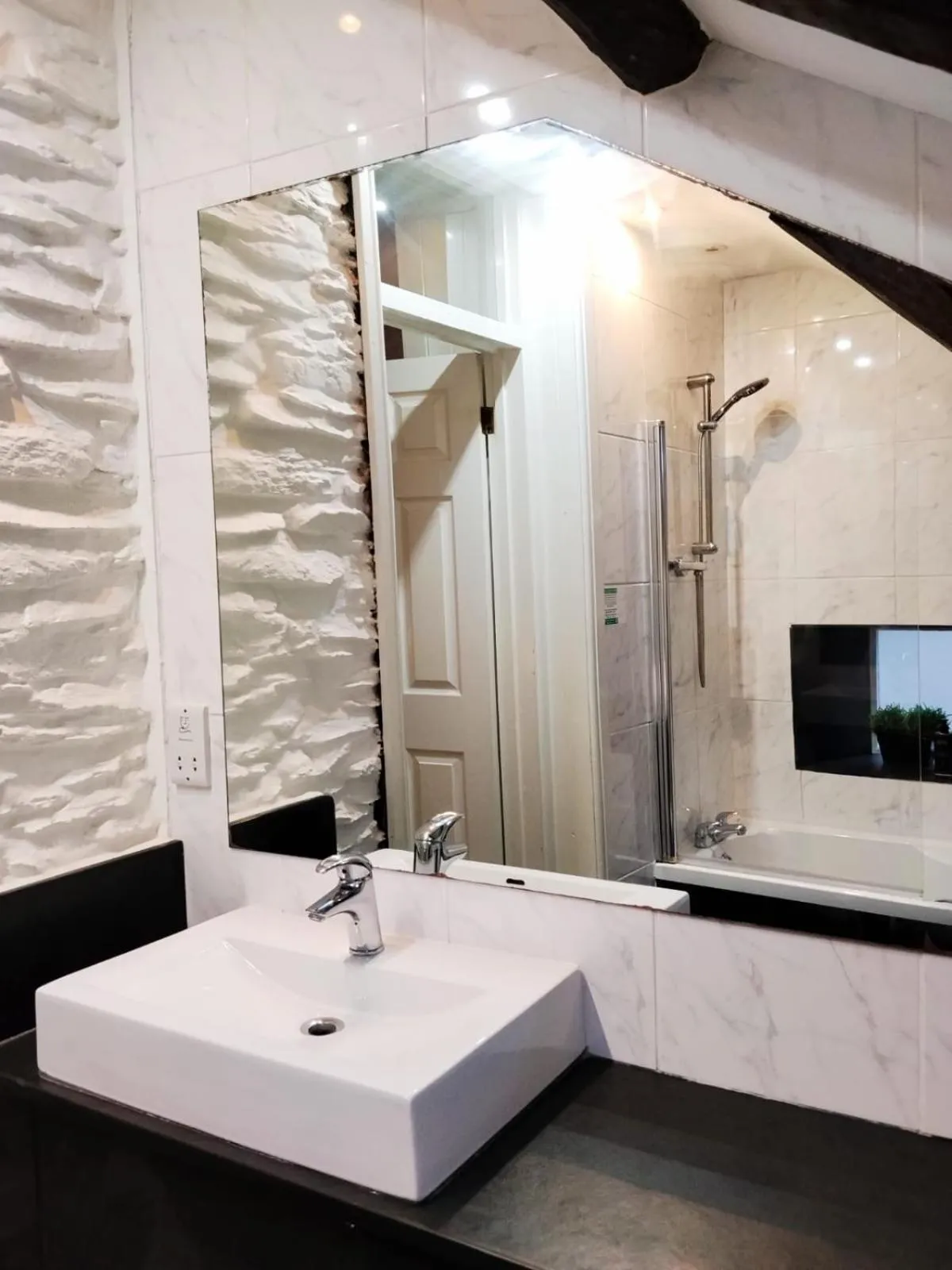 Bathroom in The Rockford Inn