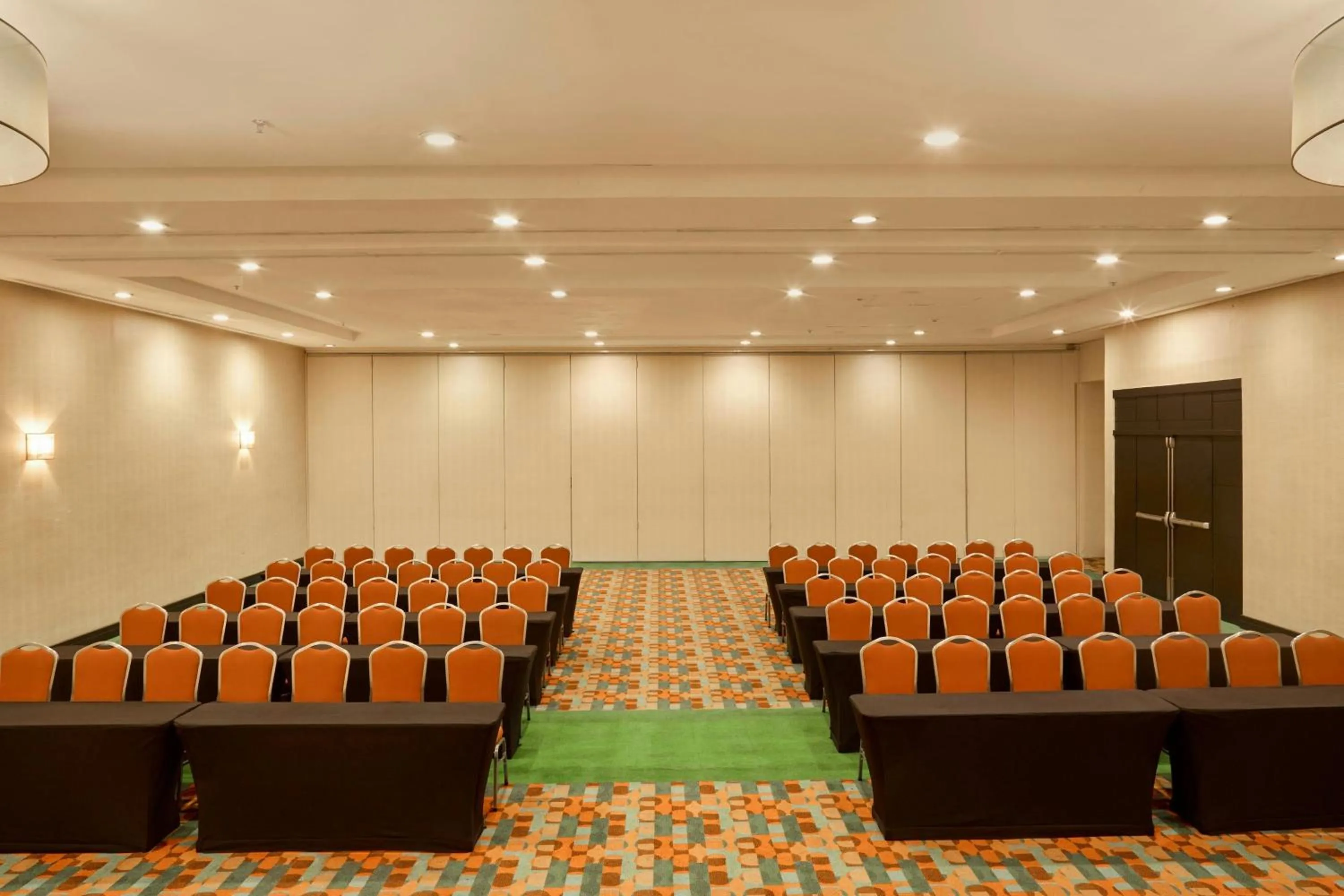 Meeting/conference room in Renaissance Caracas La Castellana Hotel