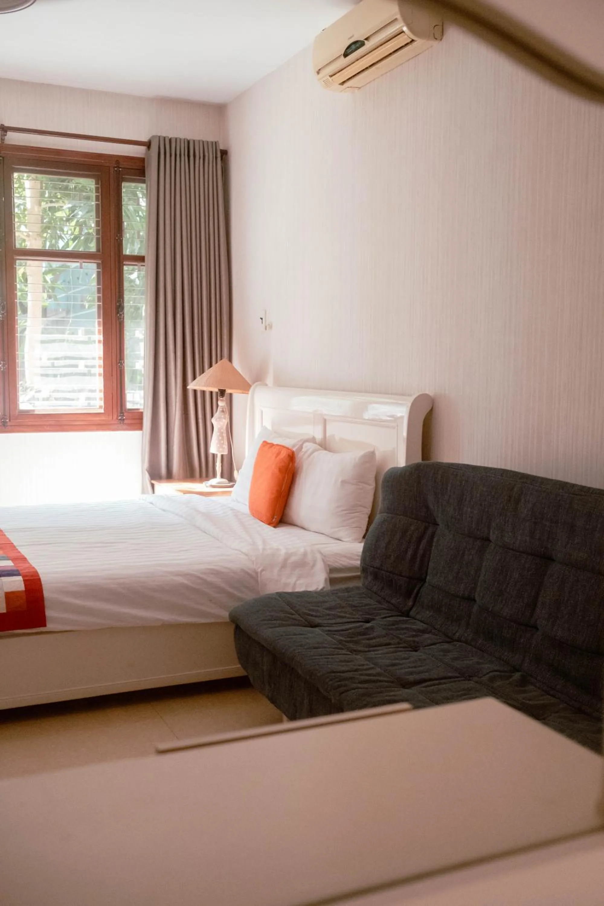 Bedroom, Bed in Ananas Beach Hotel
