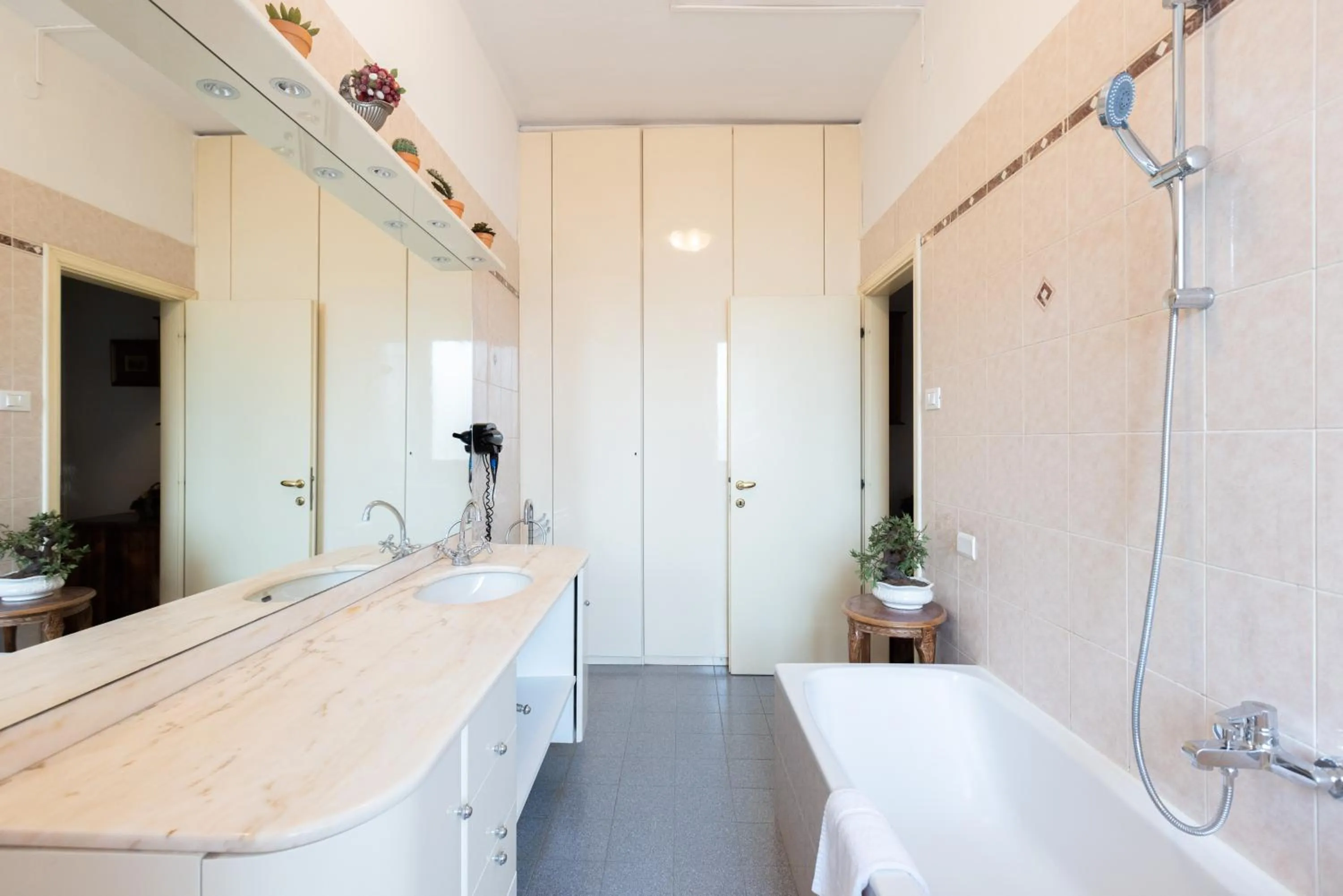 Bathroom in Montebello, Bologna by Short Holidays