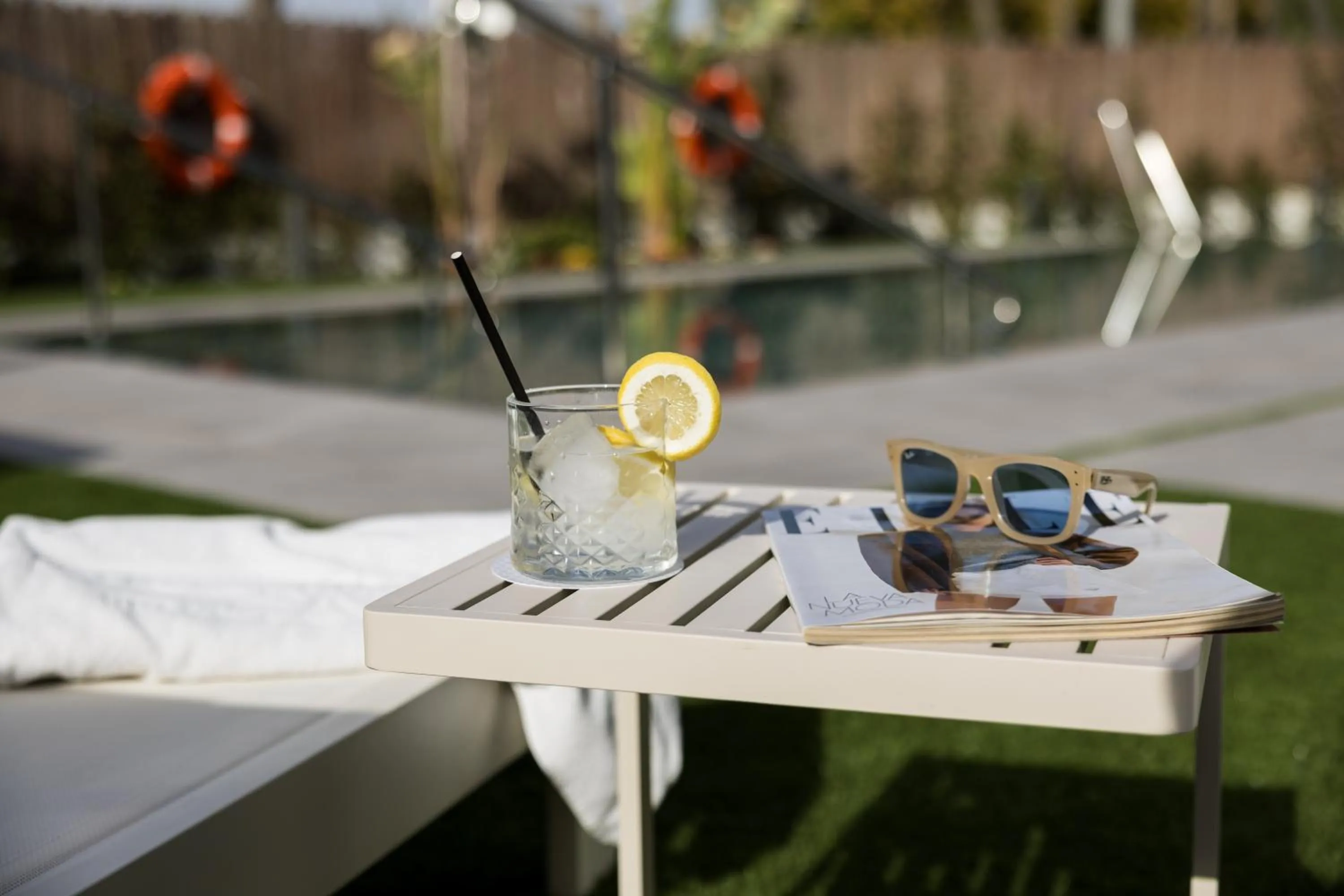Swimming pool in Sevilla Green Suites
