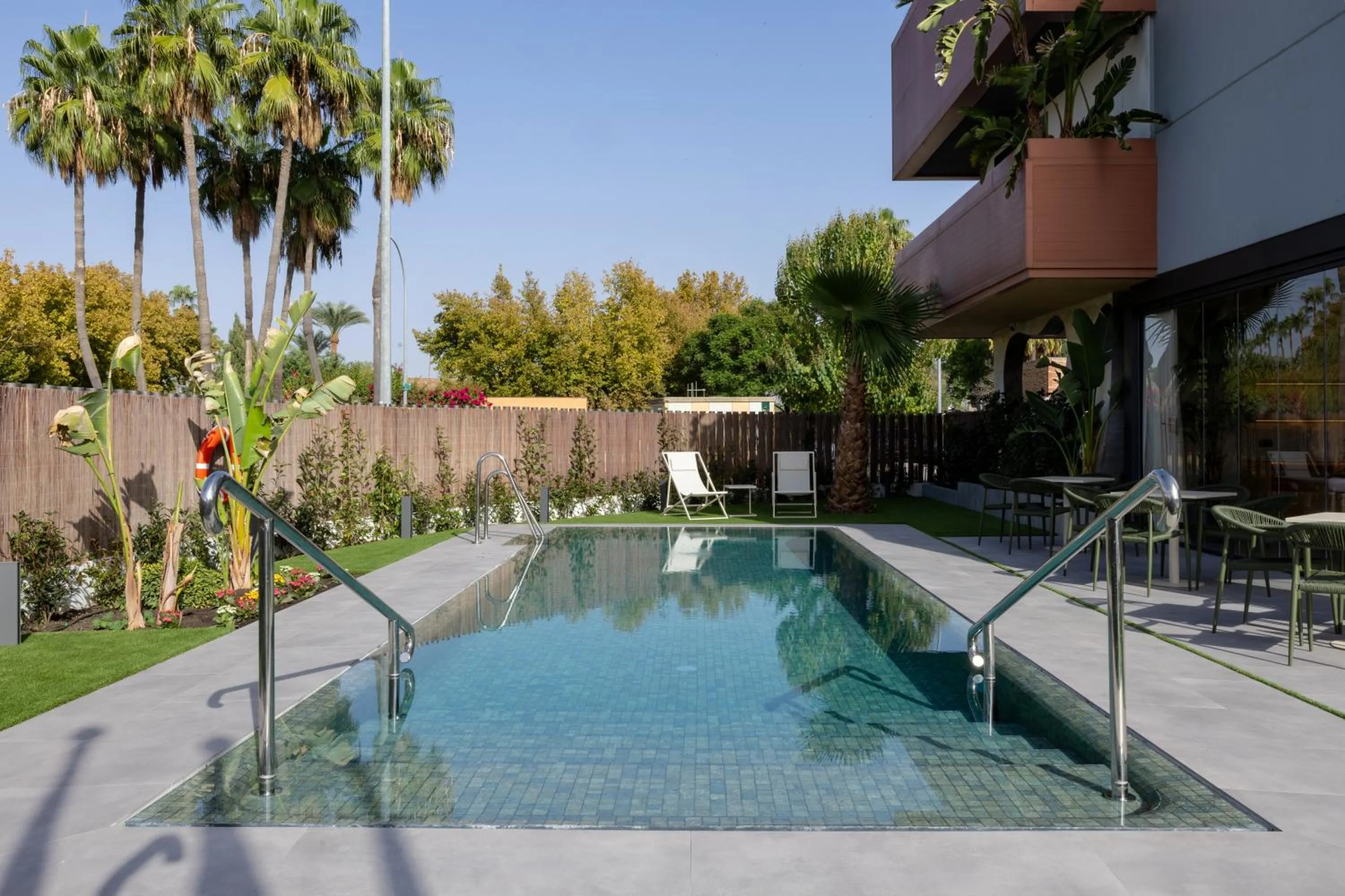 Swimming pool in Sevilla Green Suites