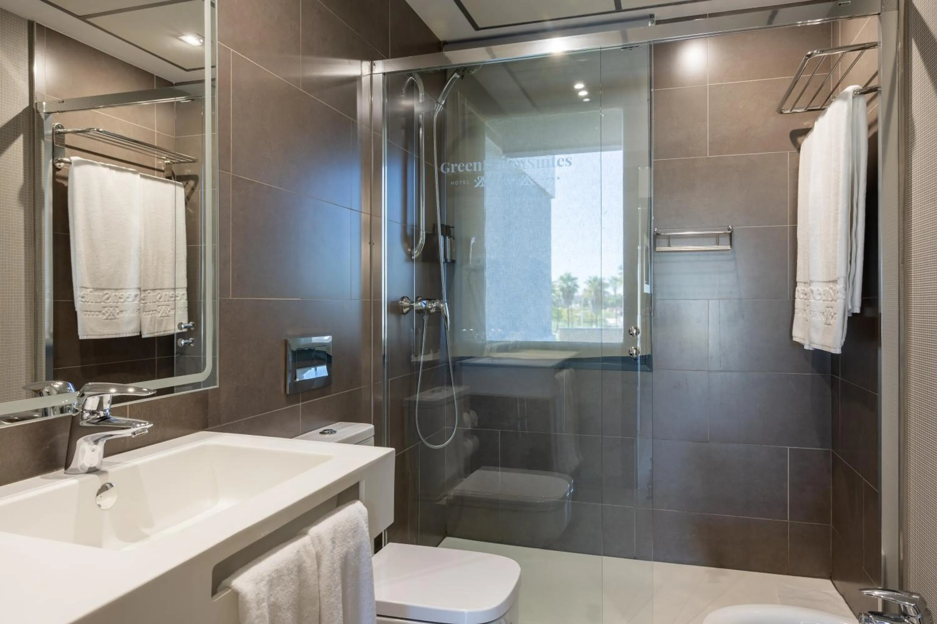 Shower in Sevilla Green Suites