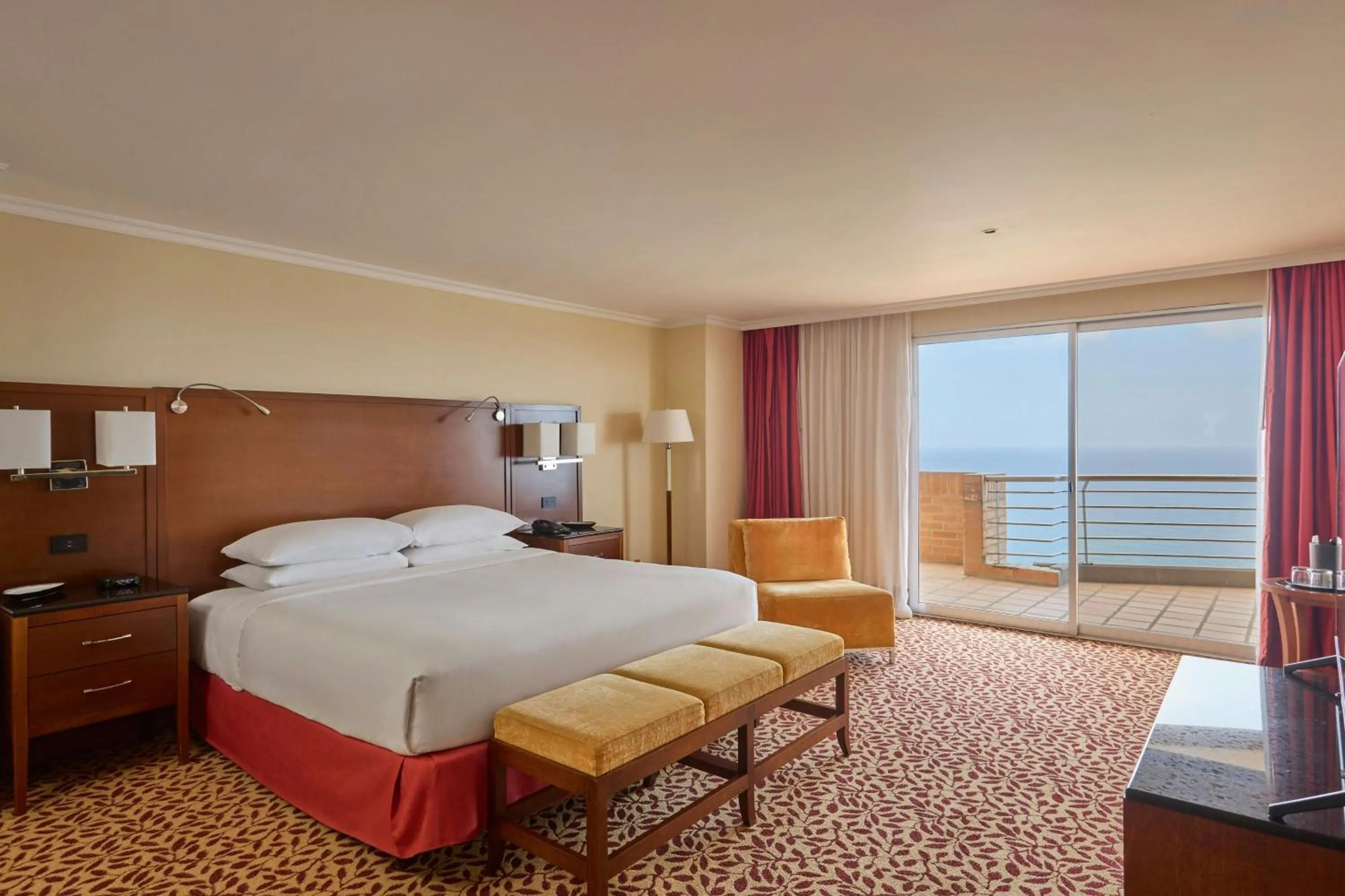 Bedroom, Bed in Marriott Venezuela Hotel Playa Grande