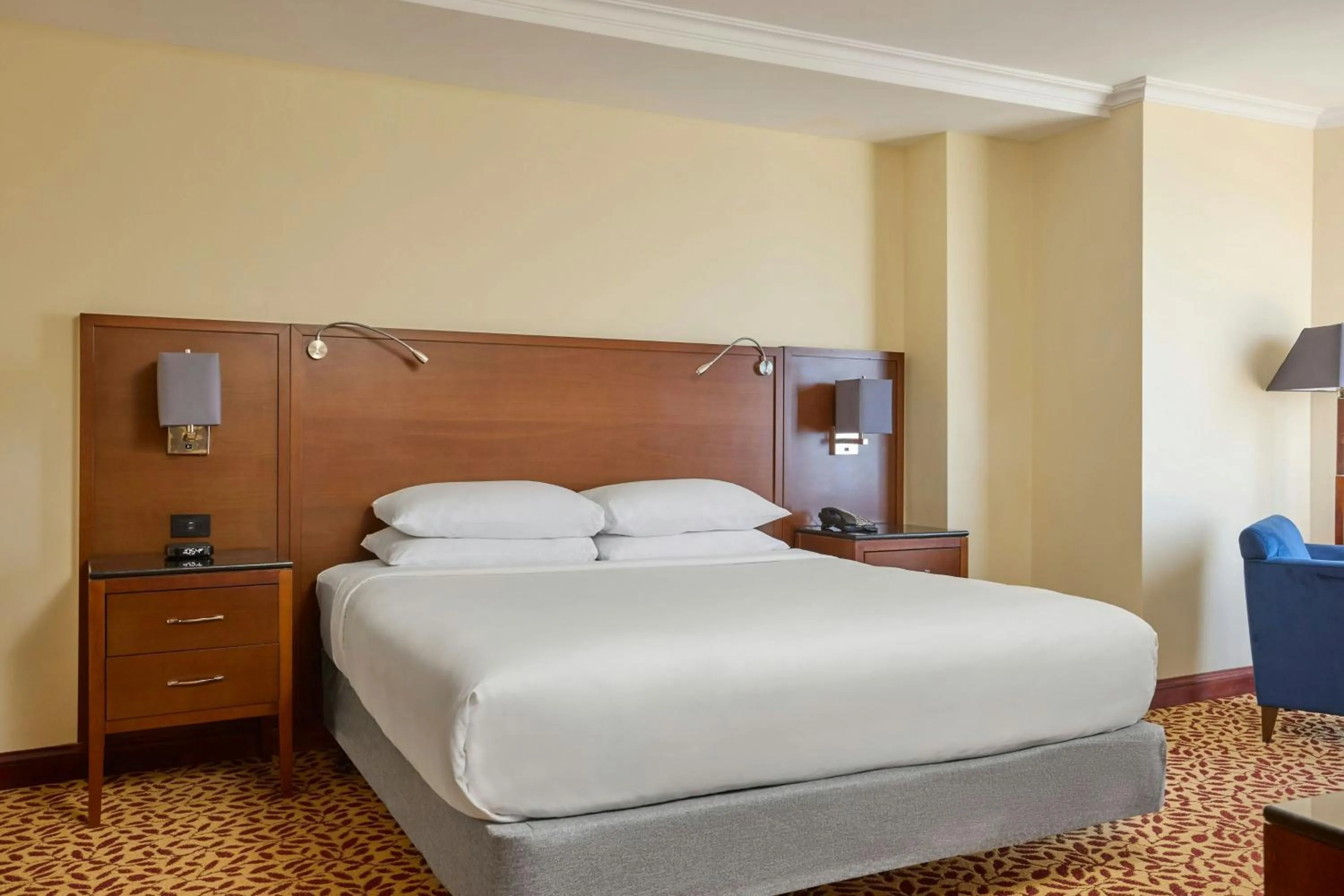 Bedroom, Bed in Marriott Venezuela Hotel Playa Grande