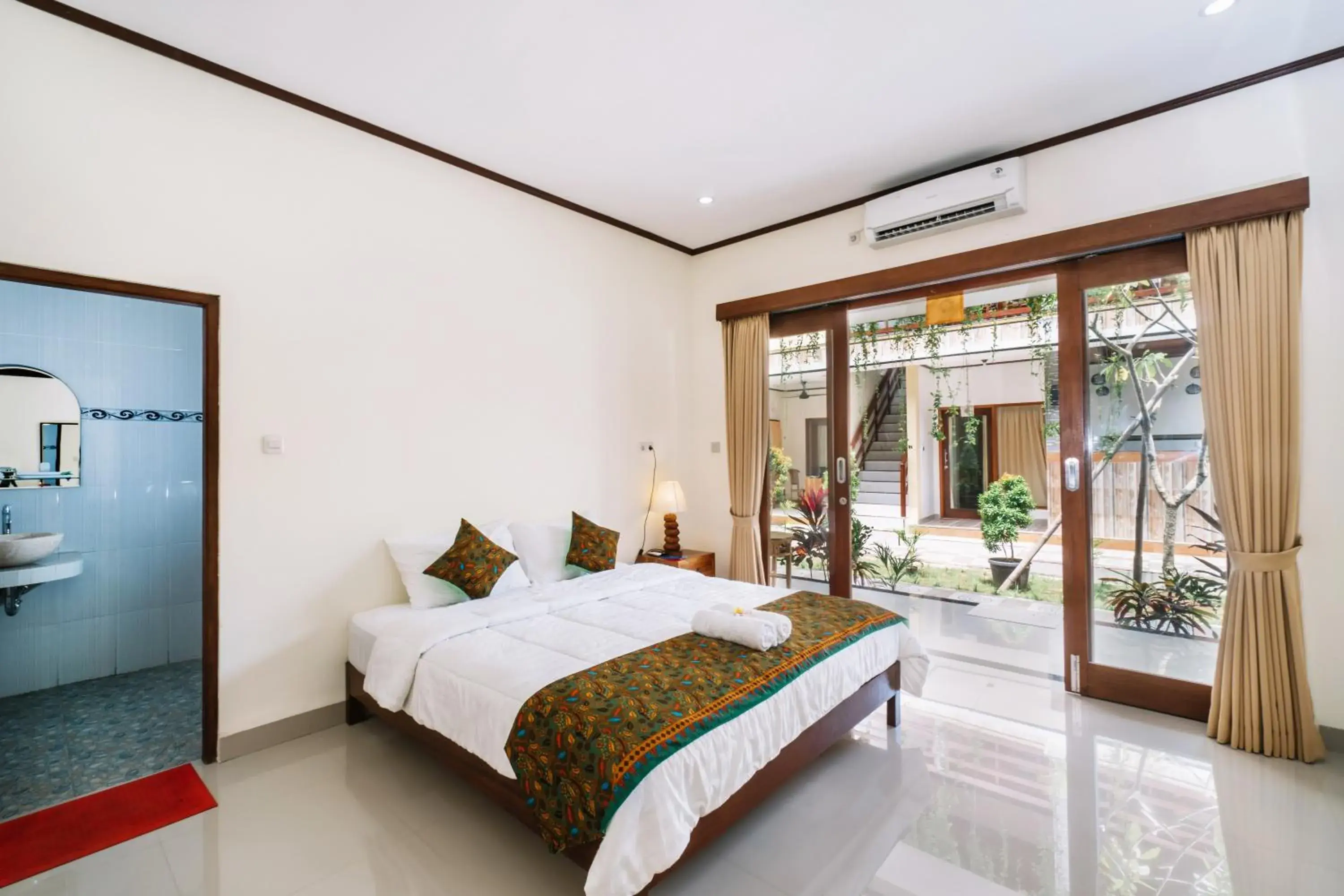 Superior Double Room in Sari Nusa Inn Superior Double Room in Sari Nusa Inn