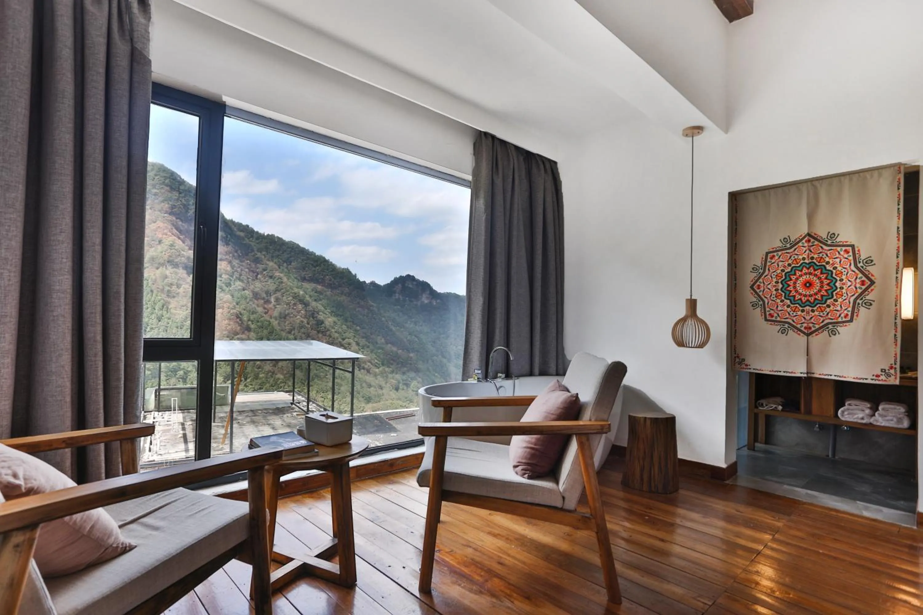 Mountain view in Purespace