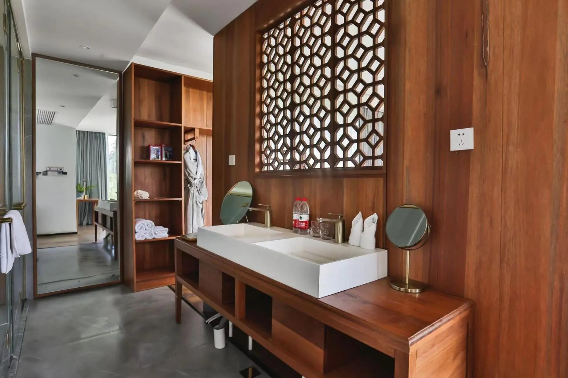 wardrobe, Bed in Purespace