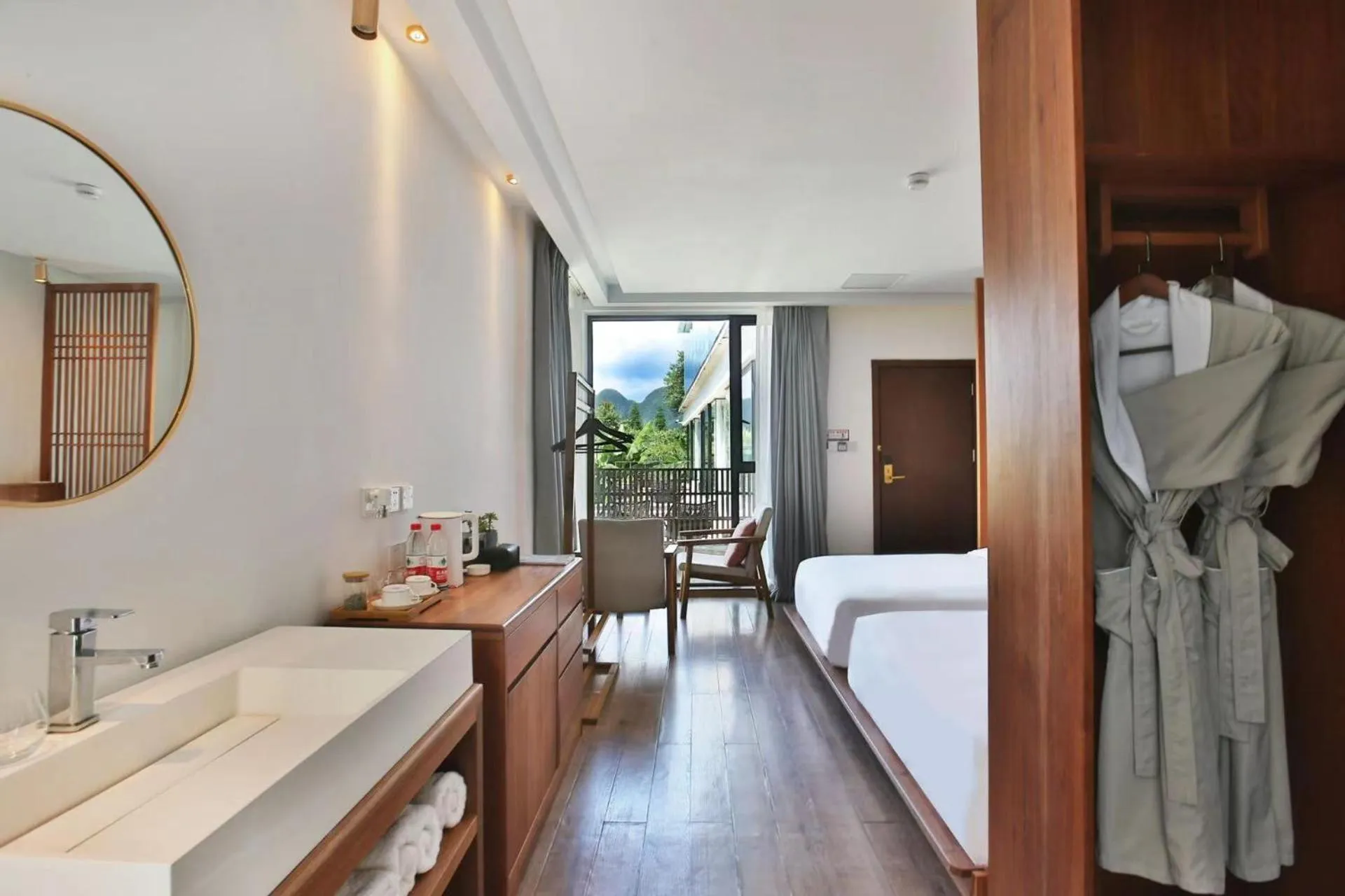 Bedroom, Bed in Purespace