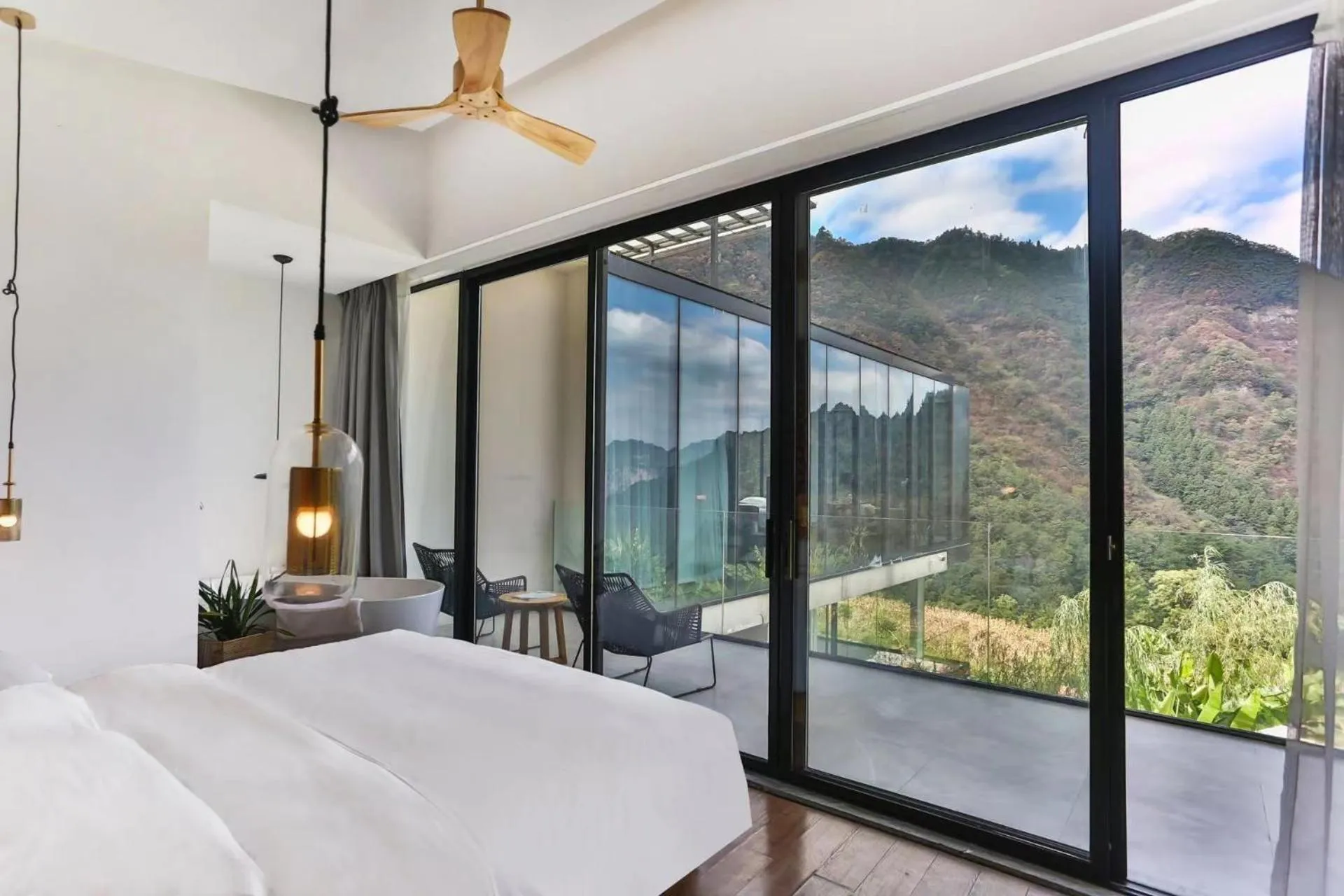 Bedroom, Bed in Purespace