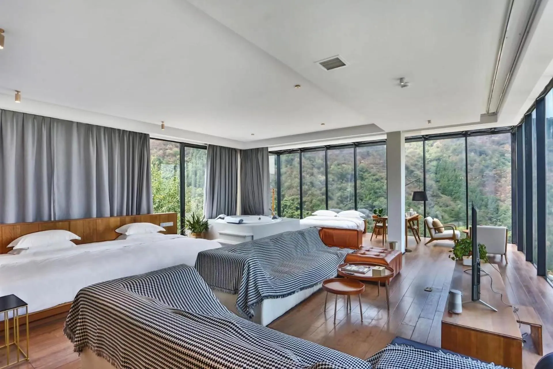 Photo of the whole room in Purespace