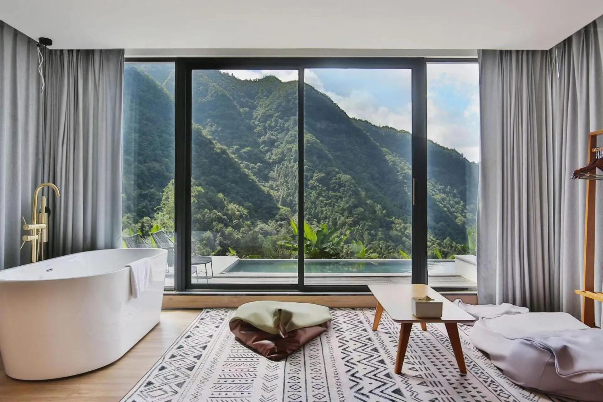 Natural landscape in Purespace