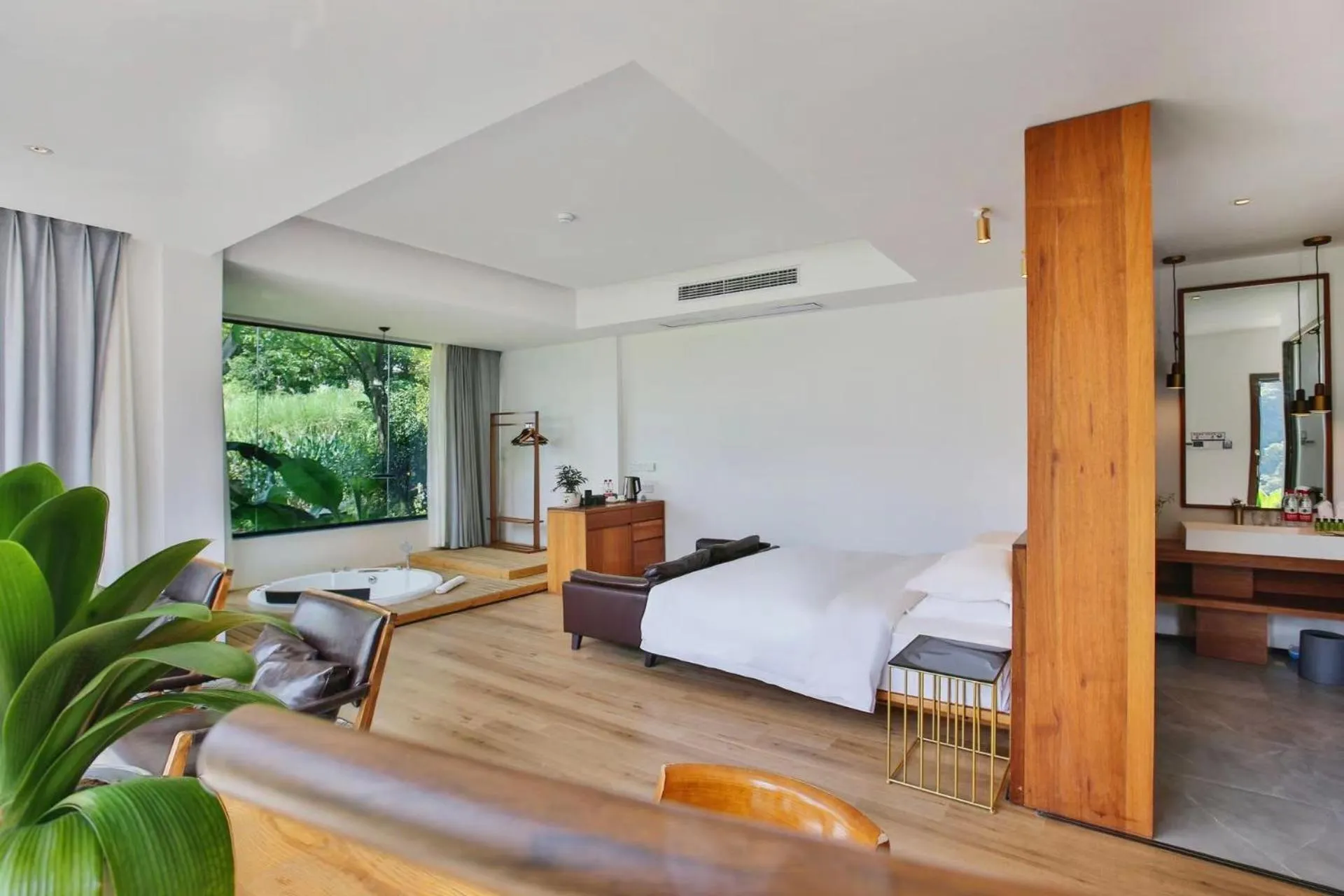 Photo of the whole room, Bed in Purespace