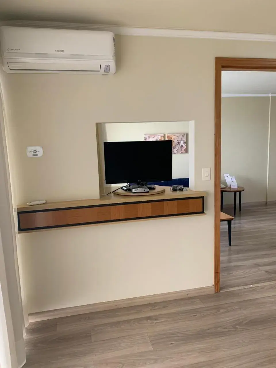 Bedroom in Astron Suítes São José dos Pinhais by Nobile Bedroom in Astron Suítes São José dos Pinhais by Nobile