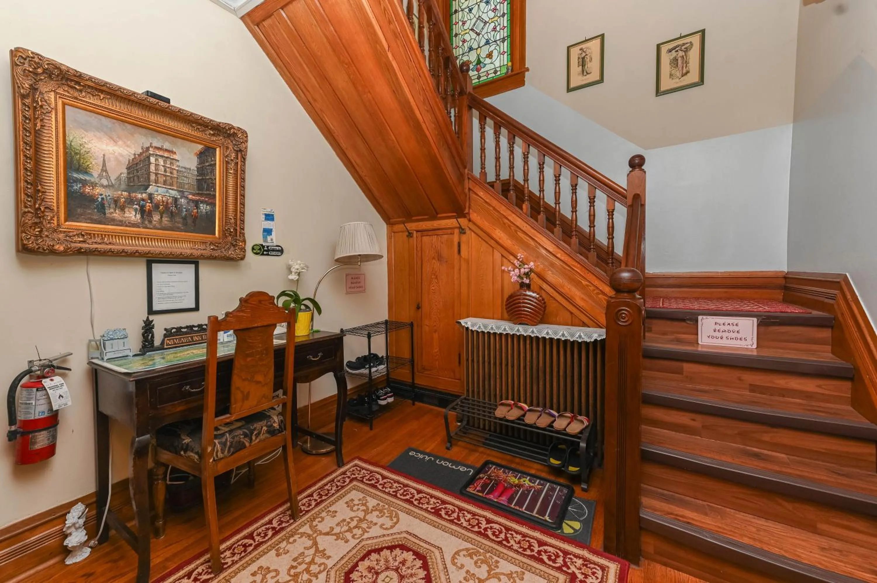 Property building in Niagara Inn Bed and Breakfast