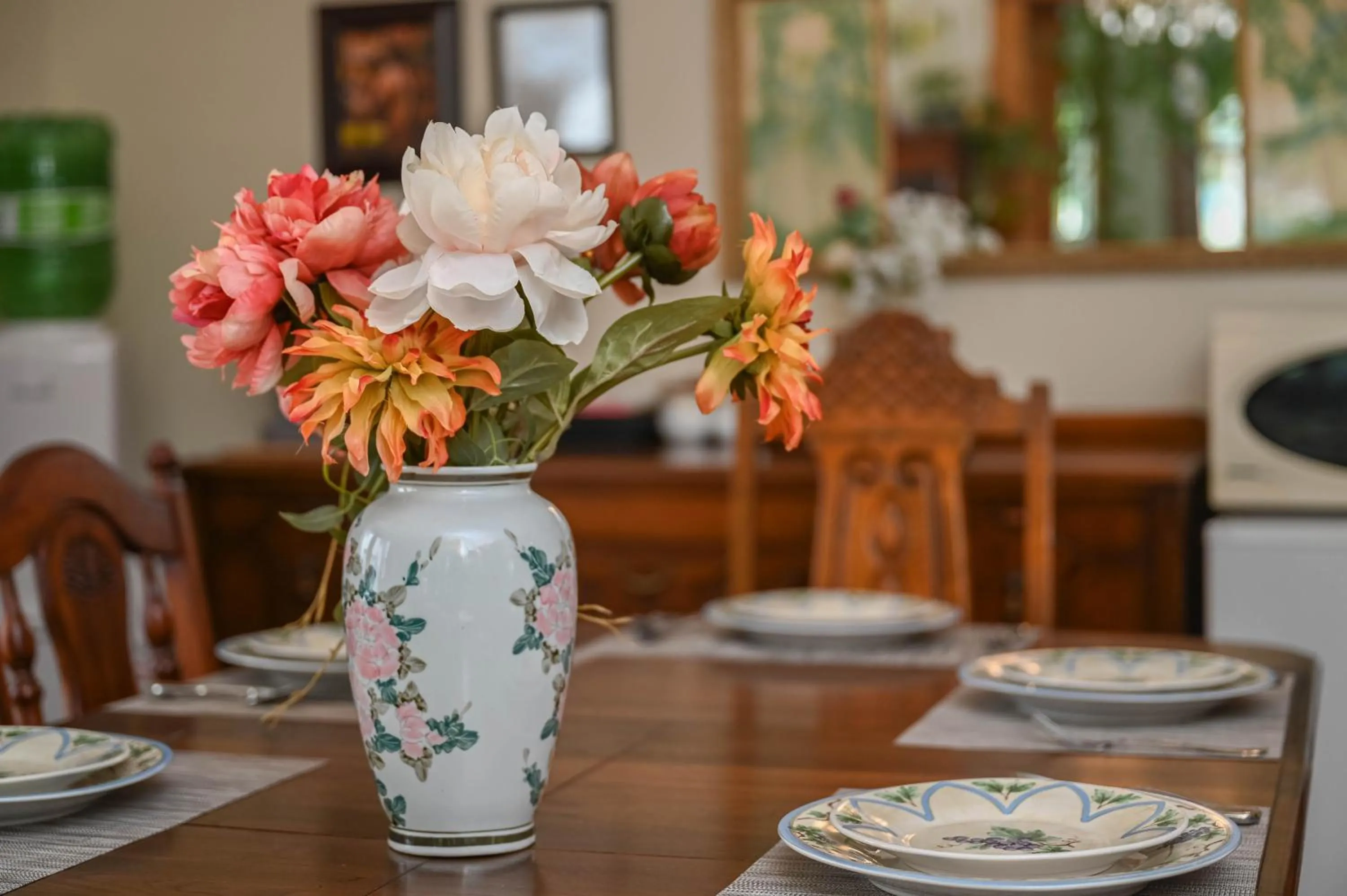 Restaurant/places to eat in Niagara Inn Bed and Breakfast