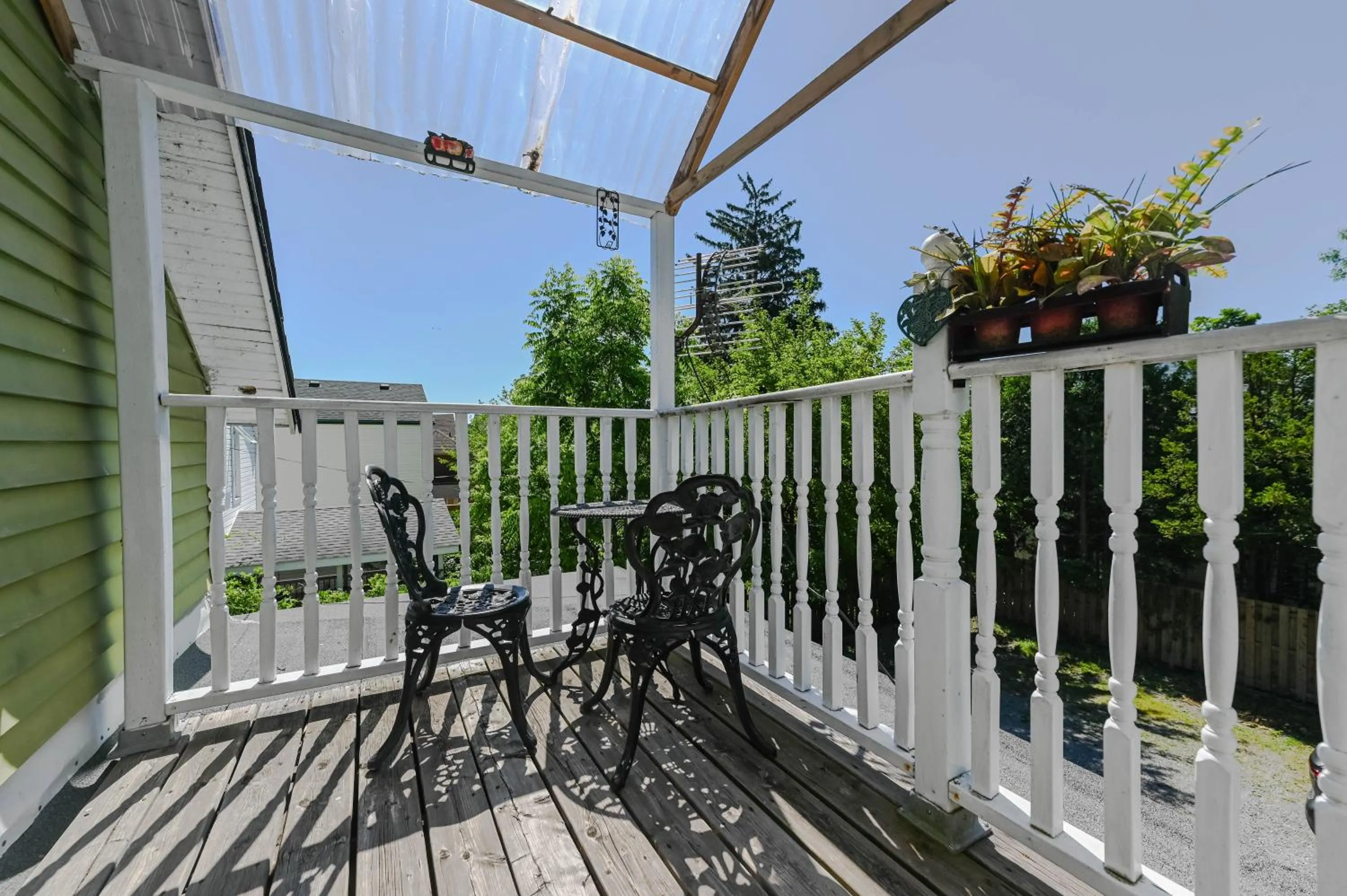 Spring in Niagara Inn Bed and Breakfast
