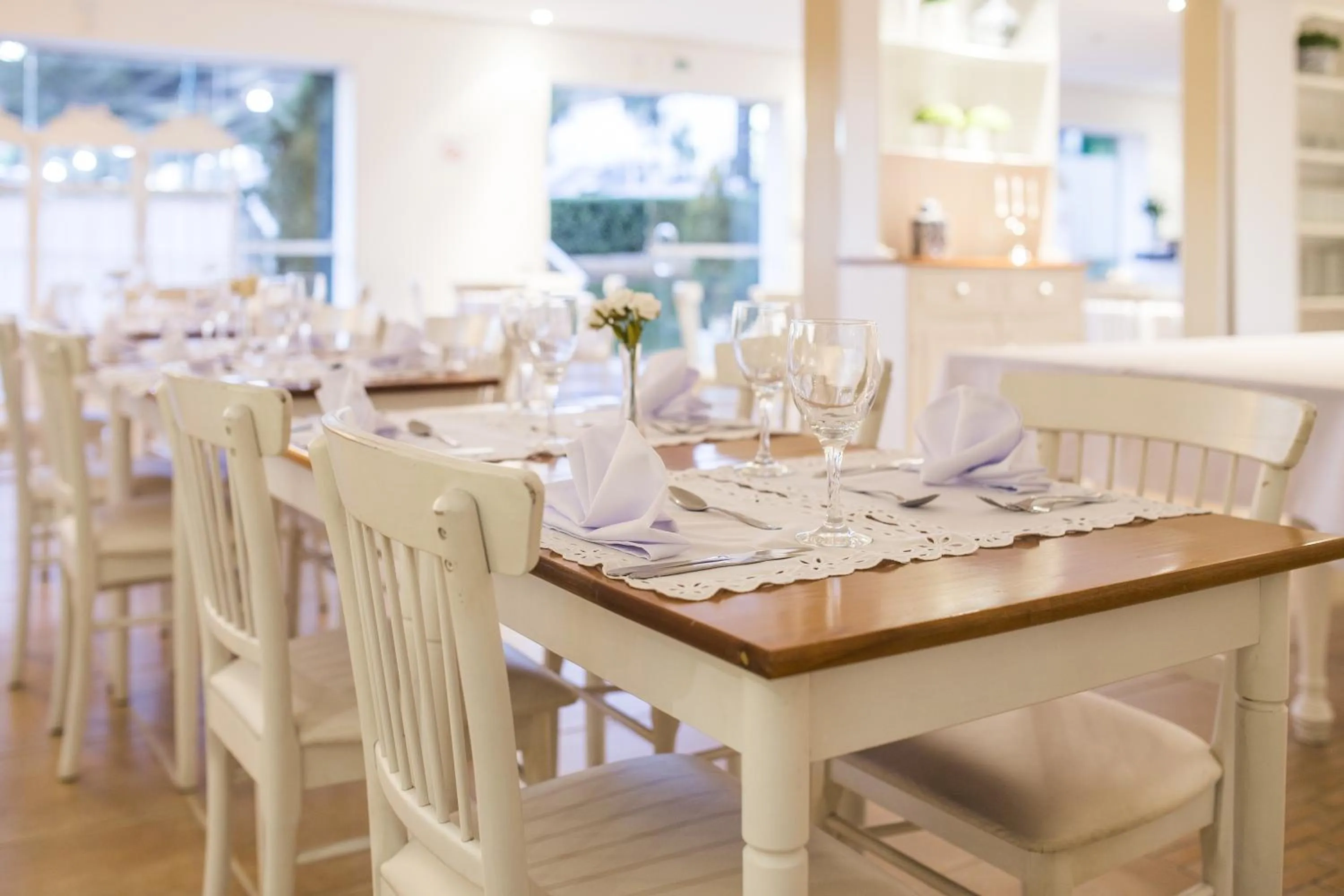 Restaurant/places to eat in Astron Hotel Bauru by Nobile