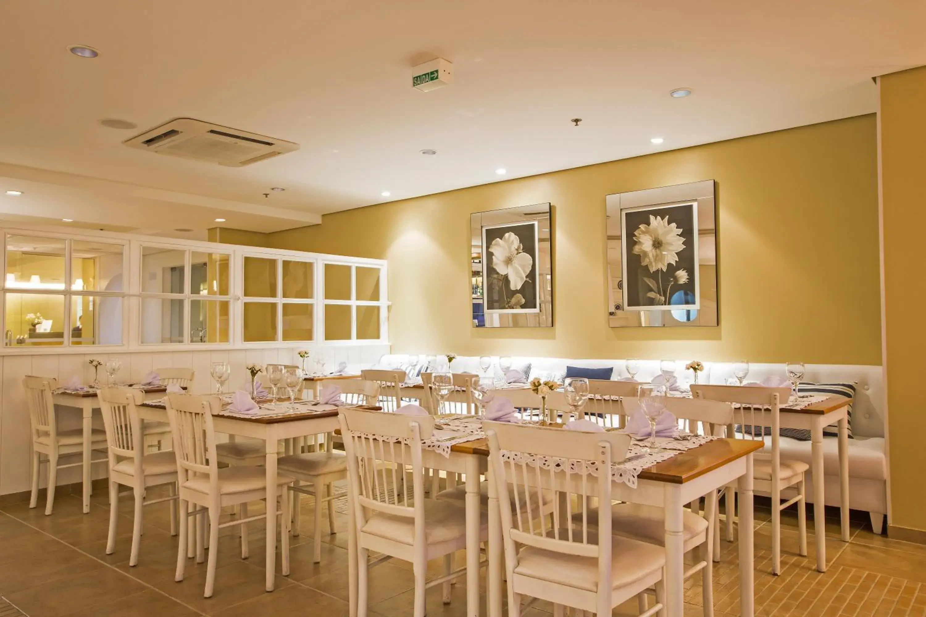 Restaurant/places to eat in Astron Hotel Bauru by Nobile Restaurant/places to eat in Astron Hotel Bauru by Nobile