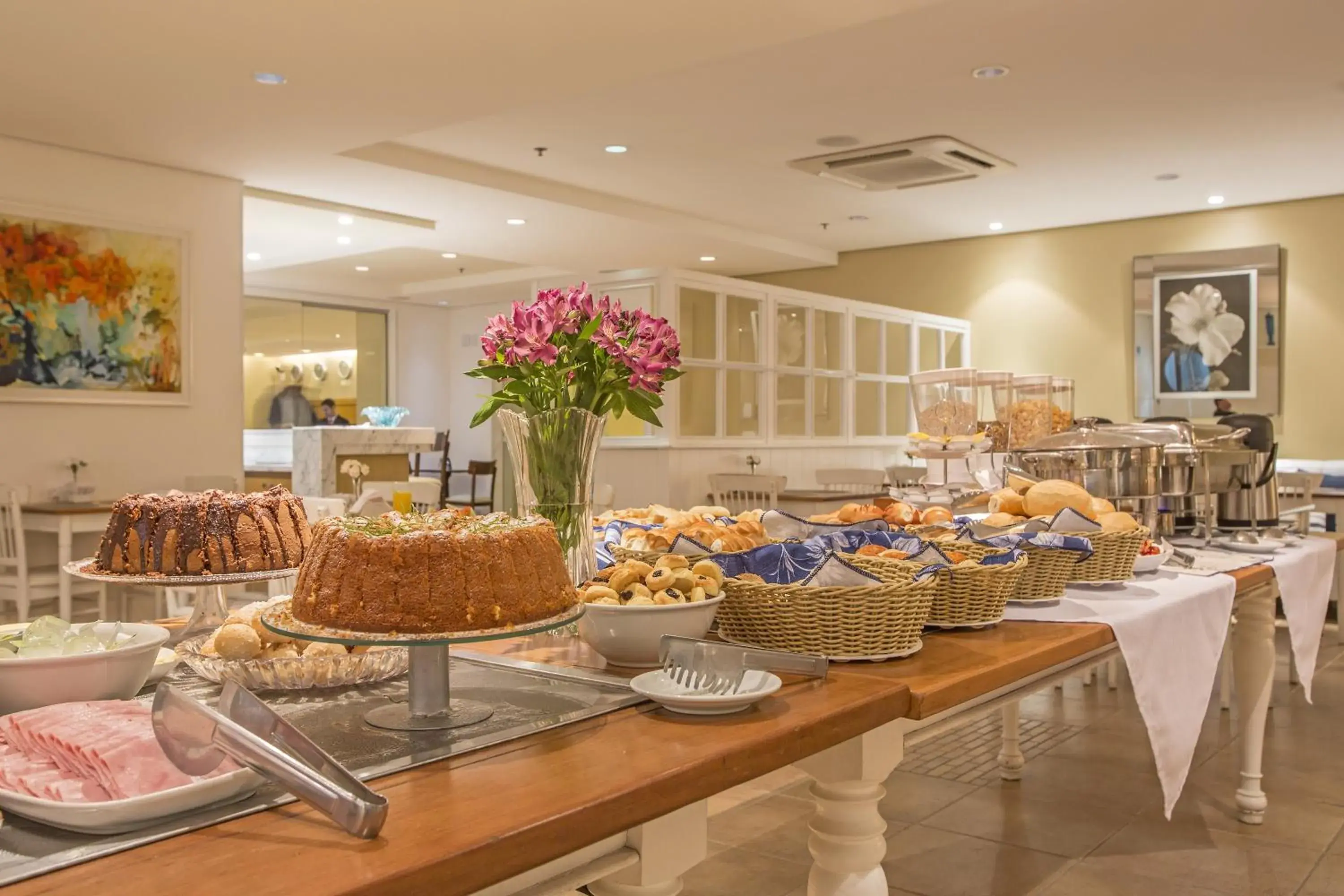 Restaurant/places to eat in Astron Hotel Bauru by Nobile Restaurant/places to eat in Astron Hotel Bauru by Nobile