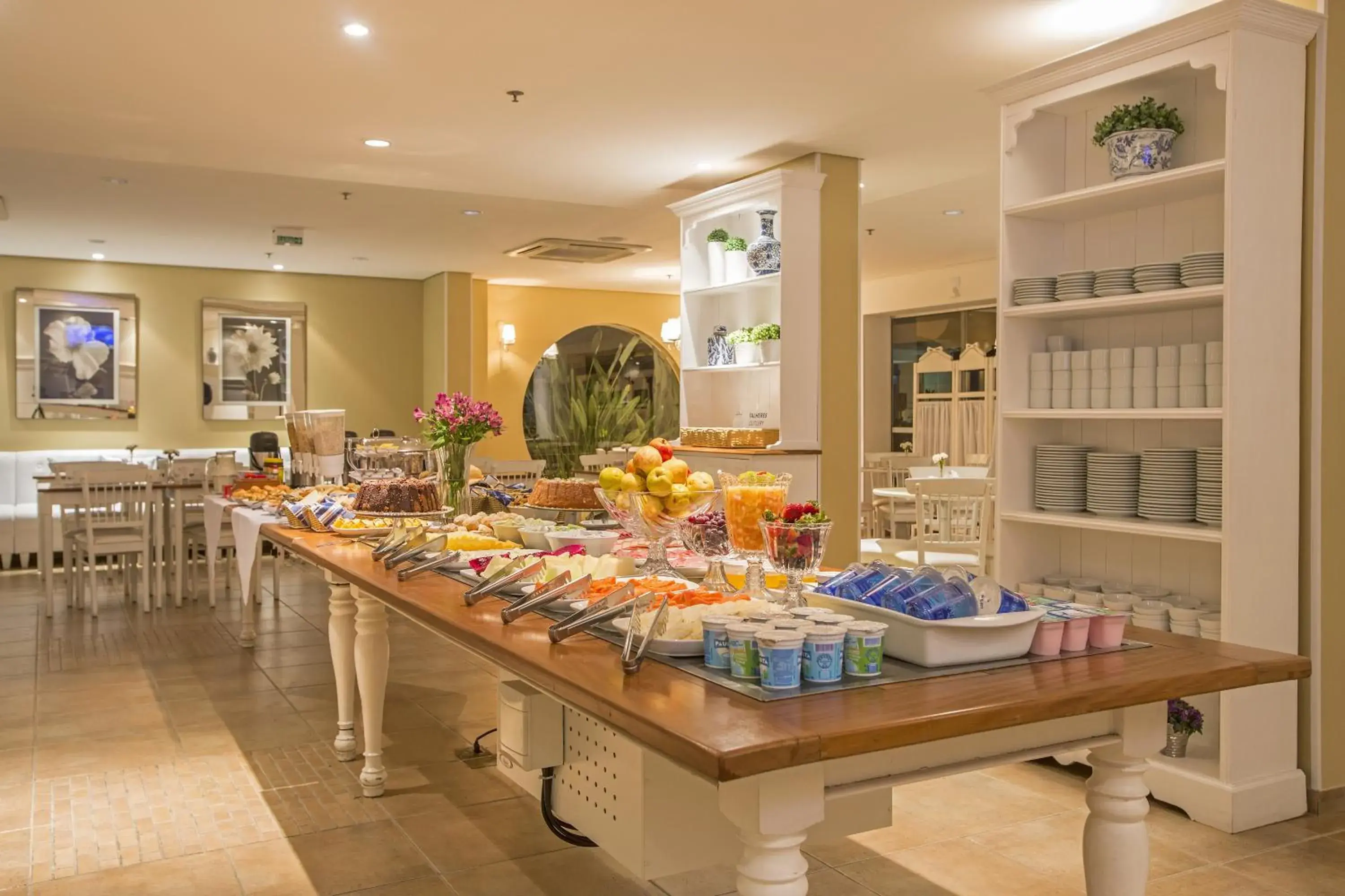 Restaurant/places to eat in Astron Hotel Bauru by Nobile Restaurant/places to eat in Astron Hotel Bauru by Nobile