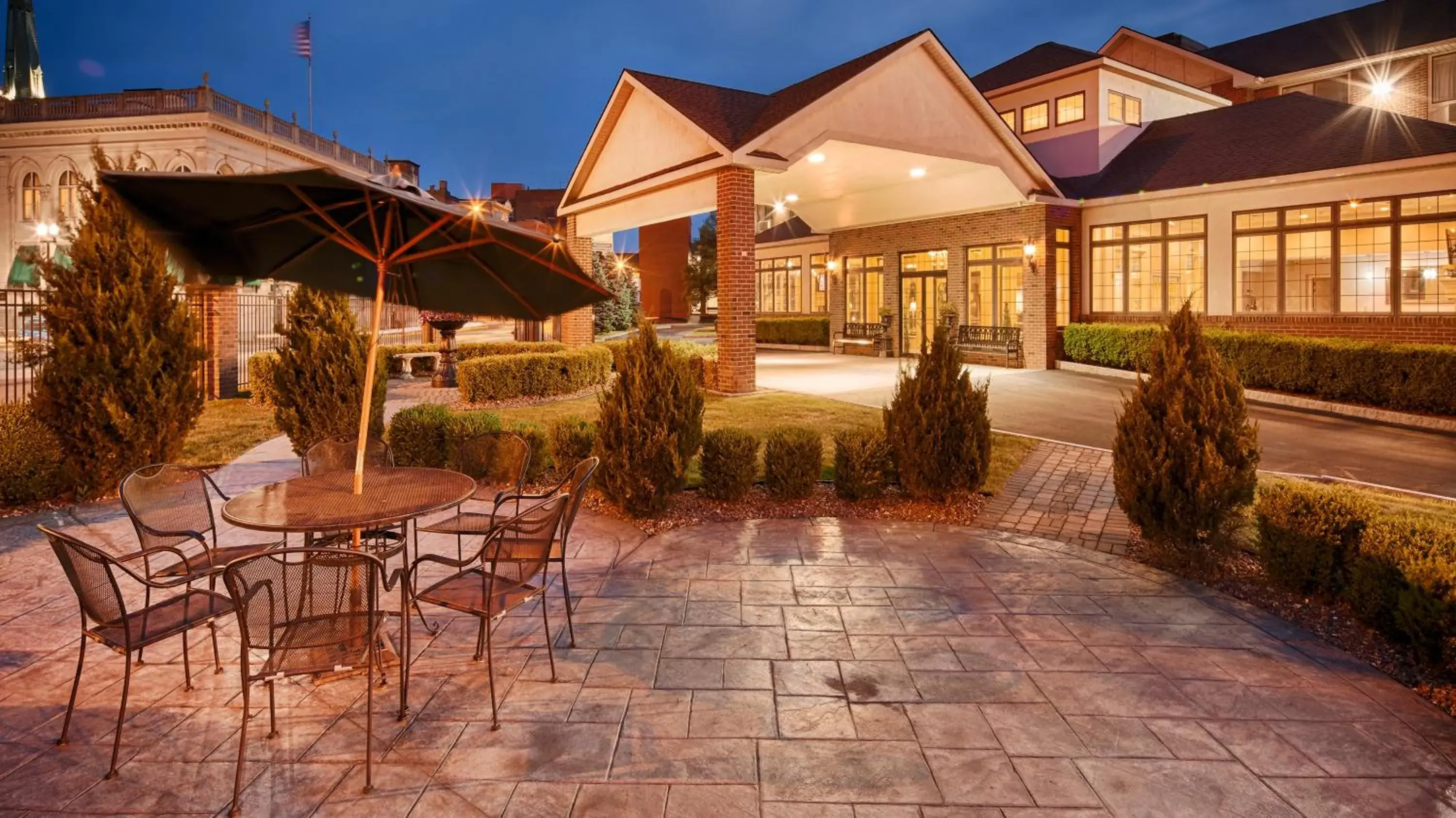 Facade/entrance in Best Western PLUS Franklin Square Inn Facade/entrance in Best Western PLUS Franklin Square Inn