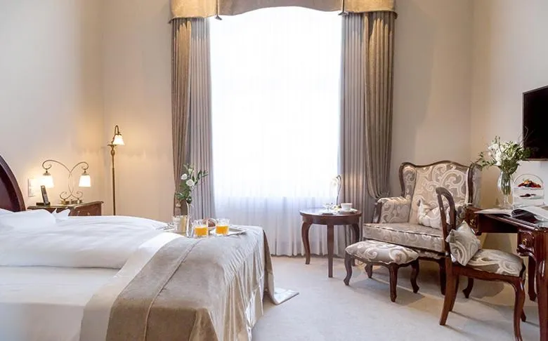 Bed in Hotel Miramar