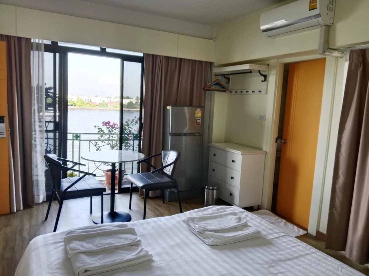 Bed in Baanthanam Nont