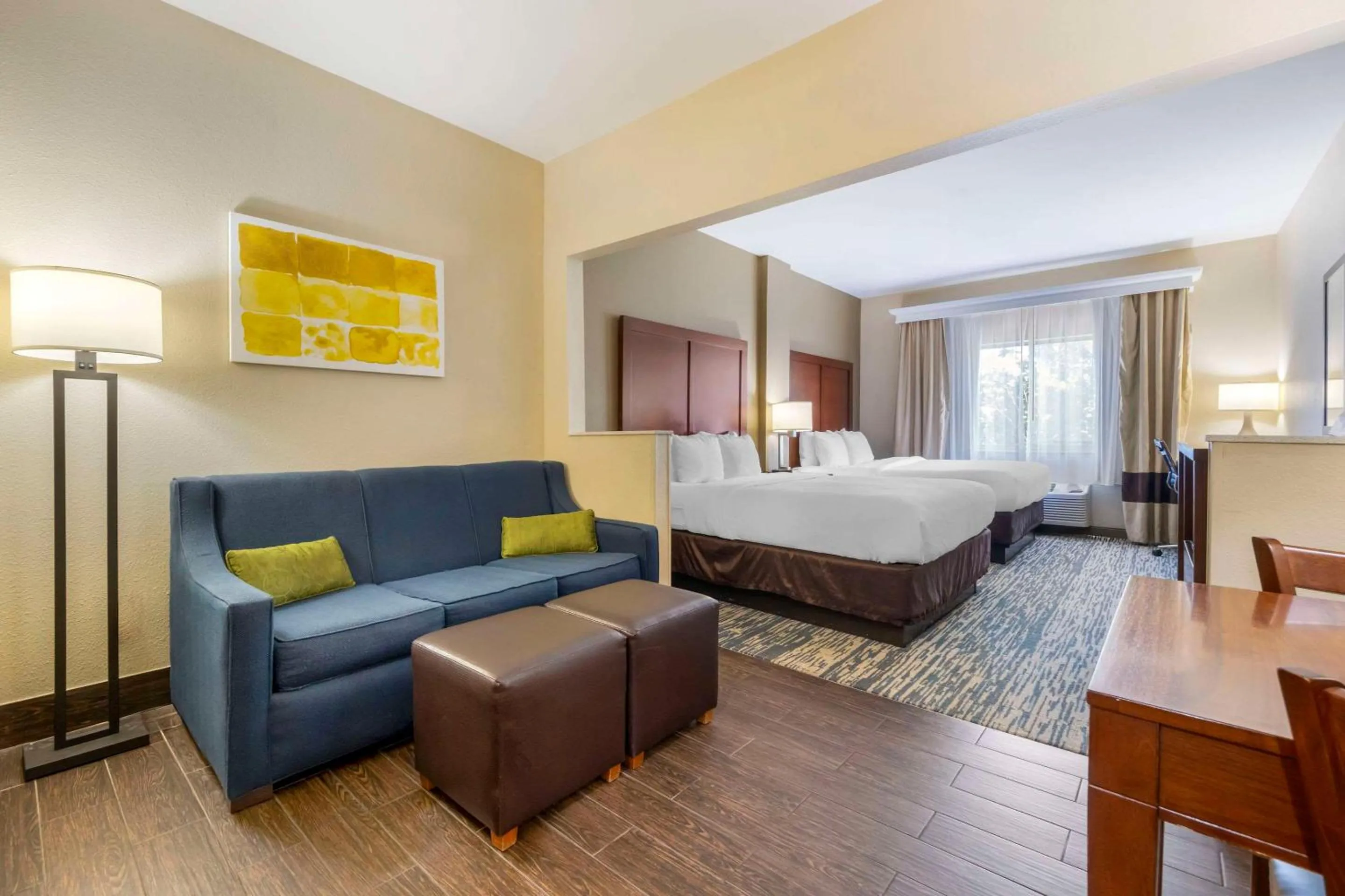 Bedroom, Bed in Comfort Suites Keeneland