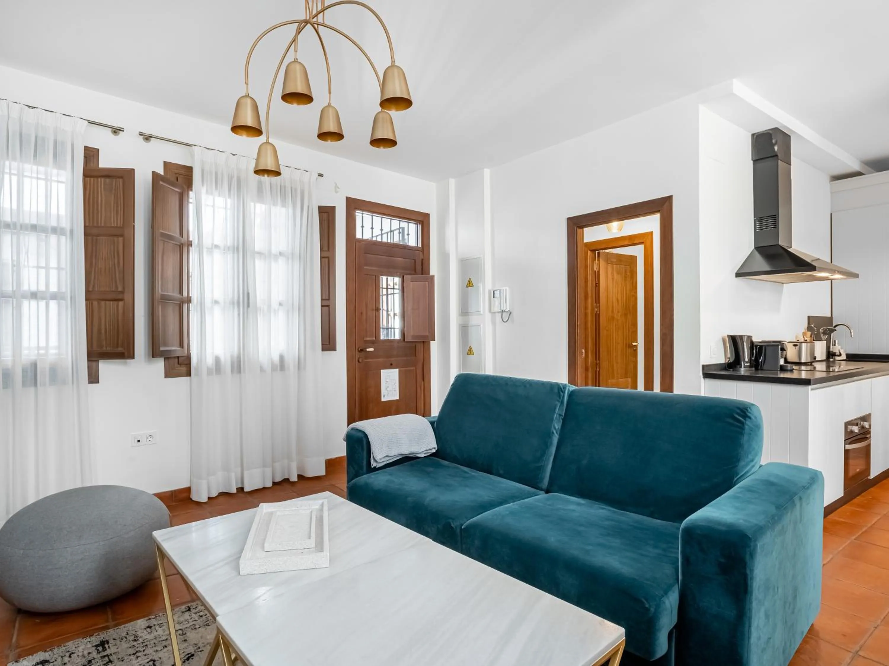 Living room in limehome Granada Calle Santa Ana