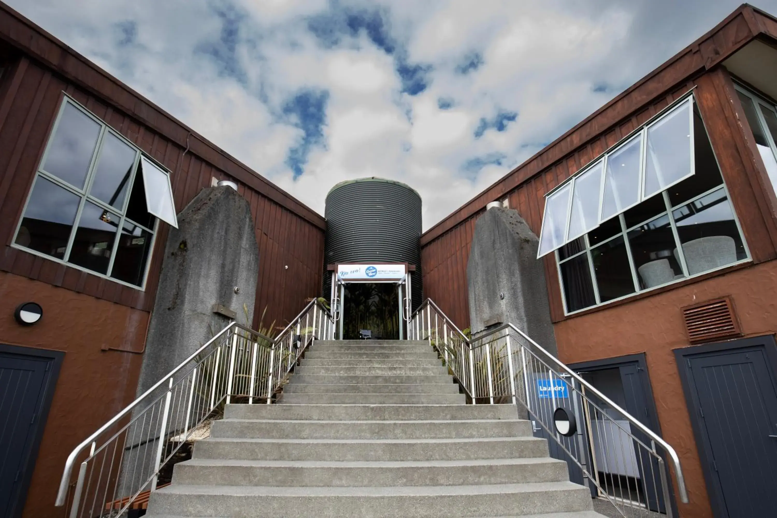 Facade/entrance in Scenic Hotel Punakaiki Facade/entrance in Scenic Hotel Punakaiki