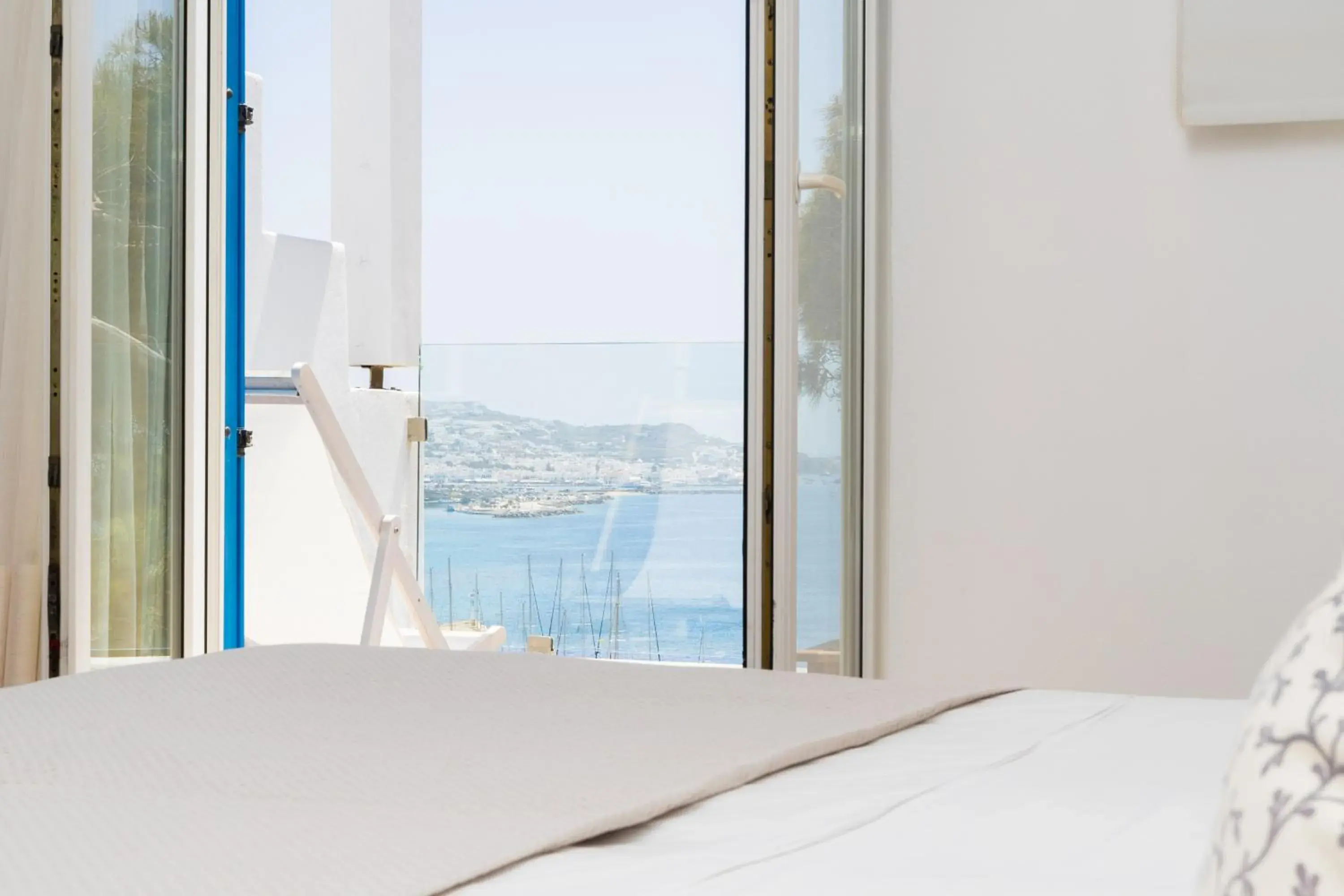 Sea view, Bed in Rhenia Hotel Sea view, Bed in Rhenia Hotel