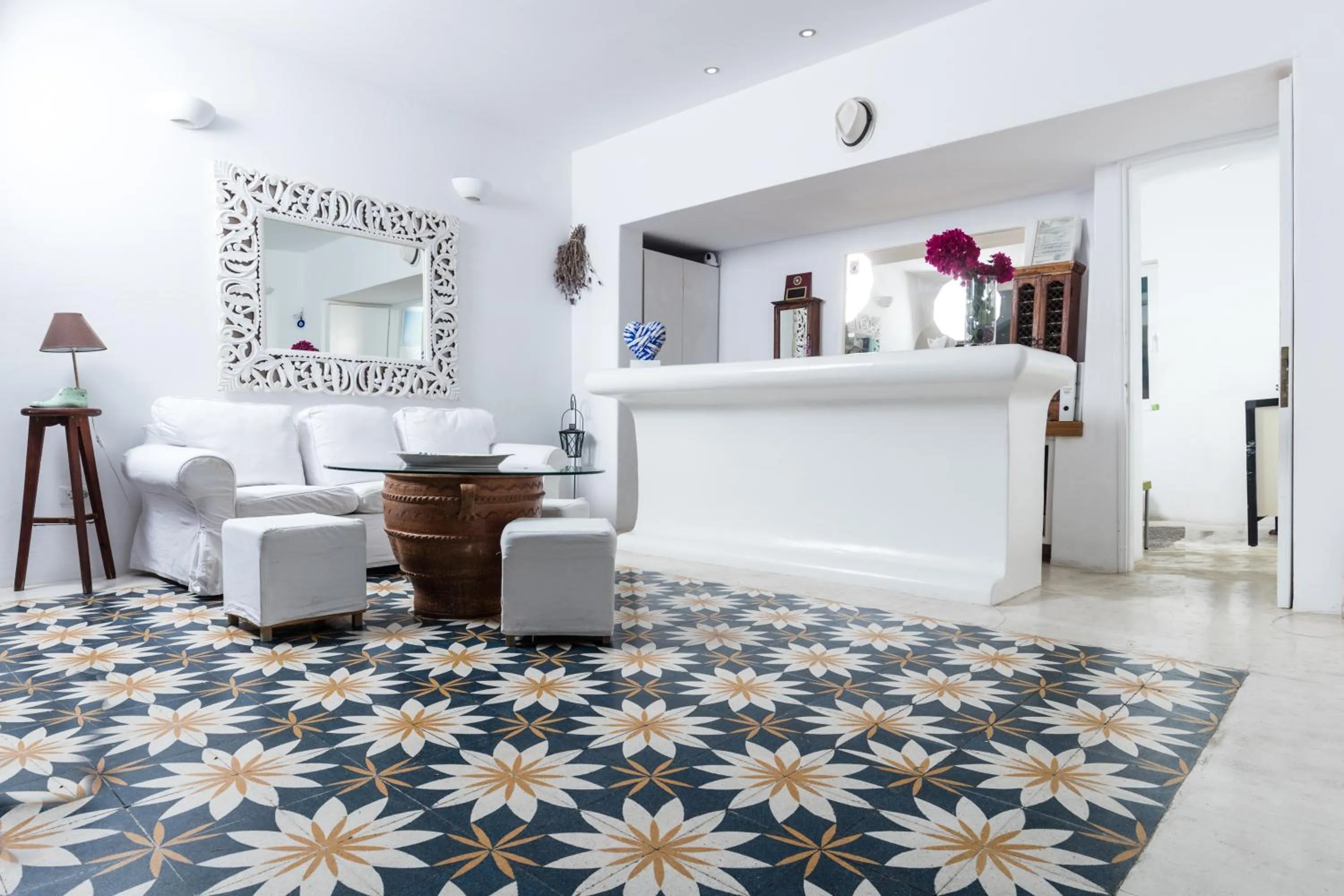 Lobby or reception in Rhenia Hotel