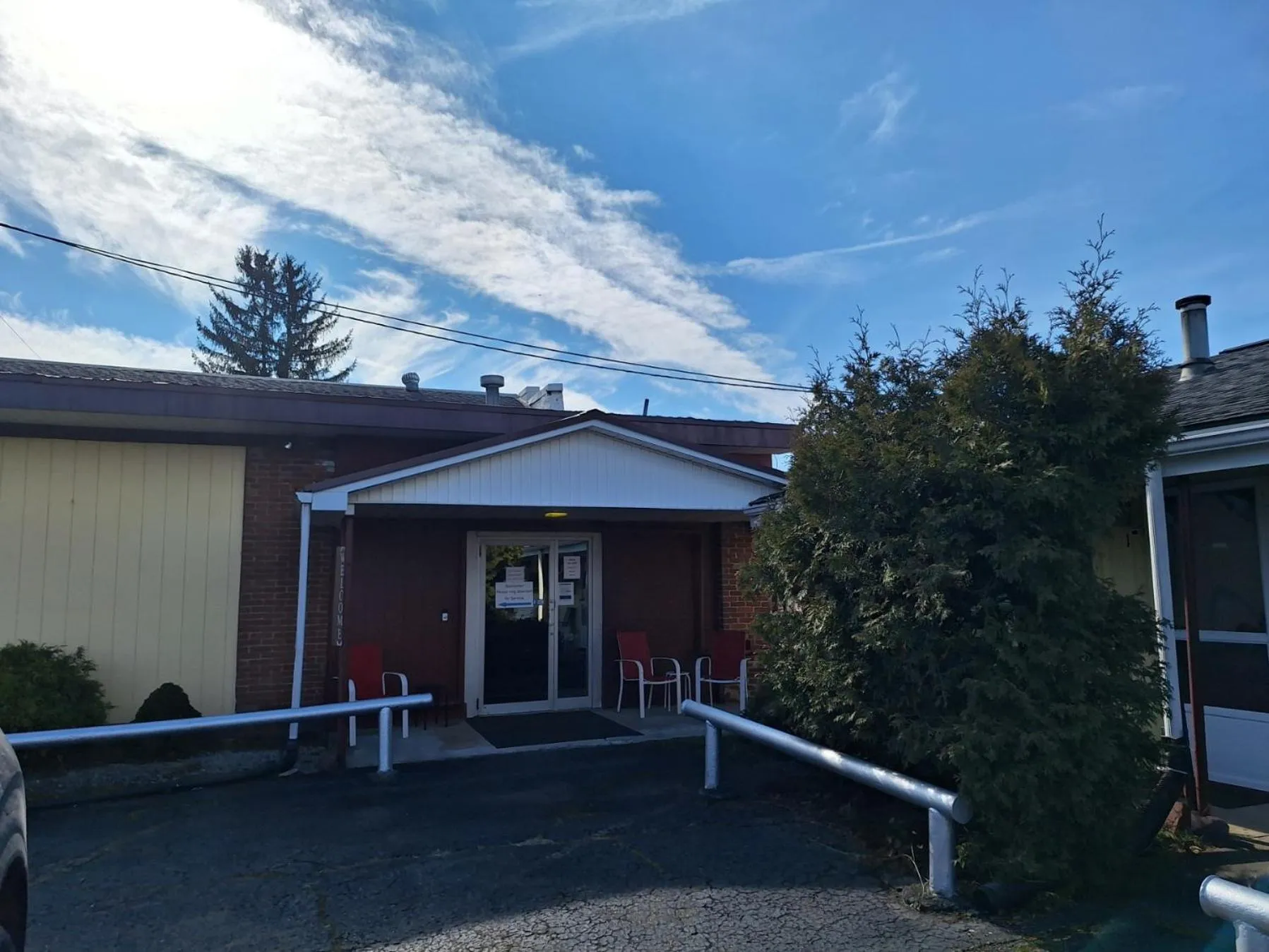 Property building in Rest Stop 6 Inn