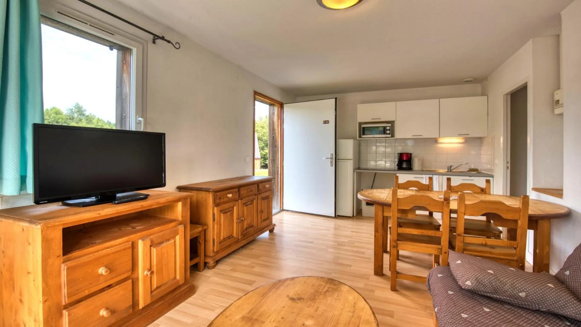 Dining area in Vacancéole - Residence le Domaine du Bosquet