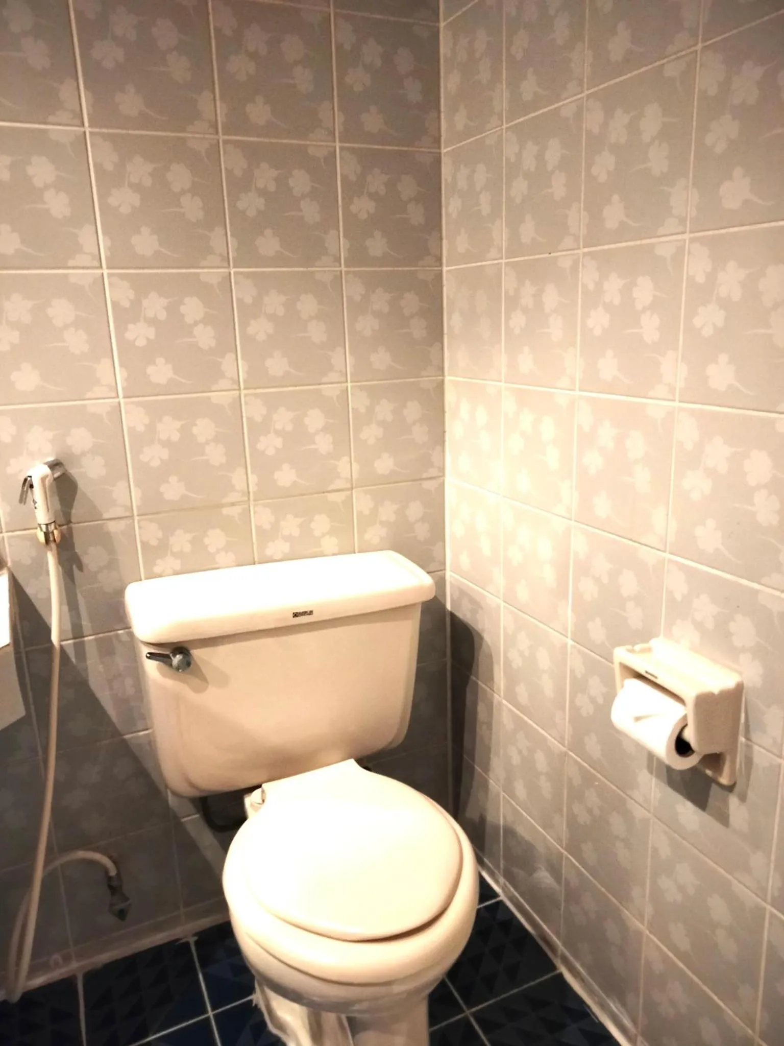 Toilet in City Lodge Bangkok