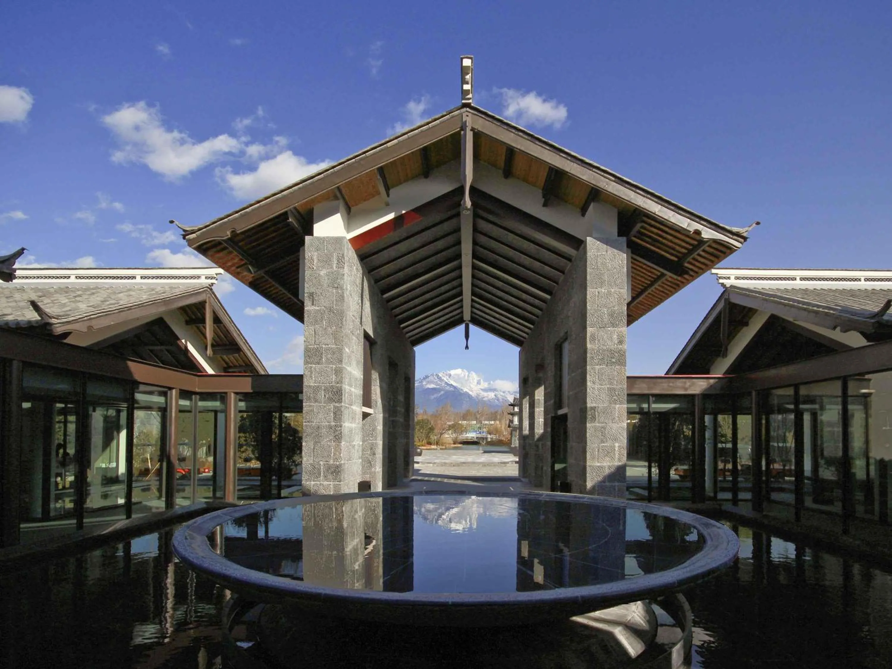 Property building in Pullman Lijiang Resort &amp; Spa