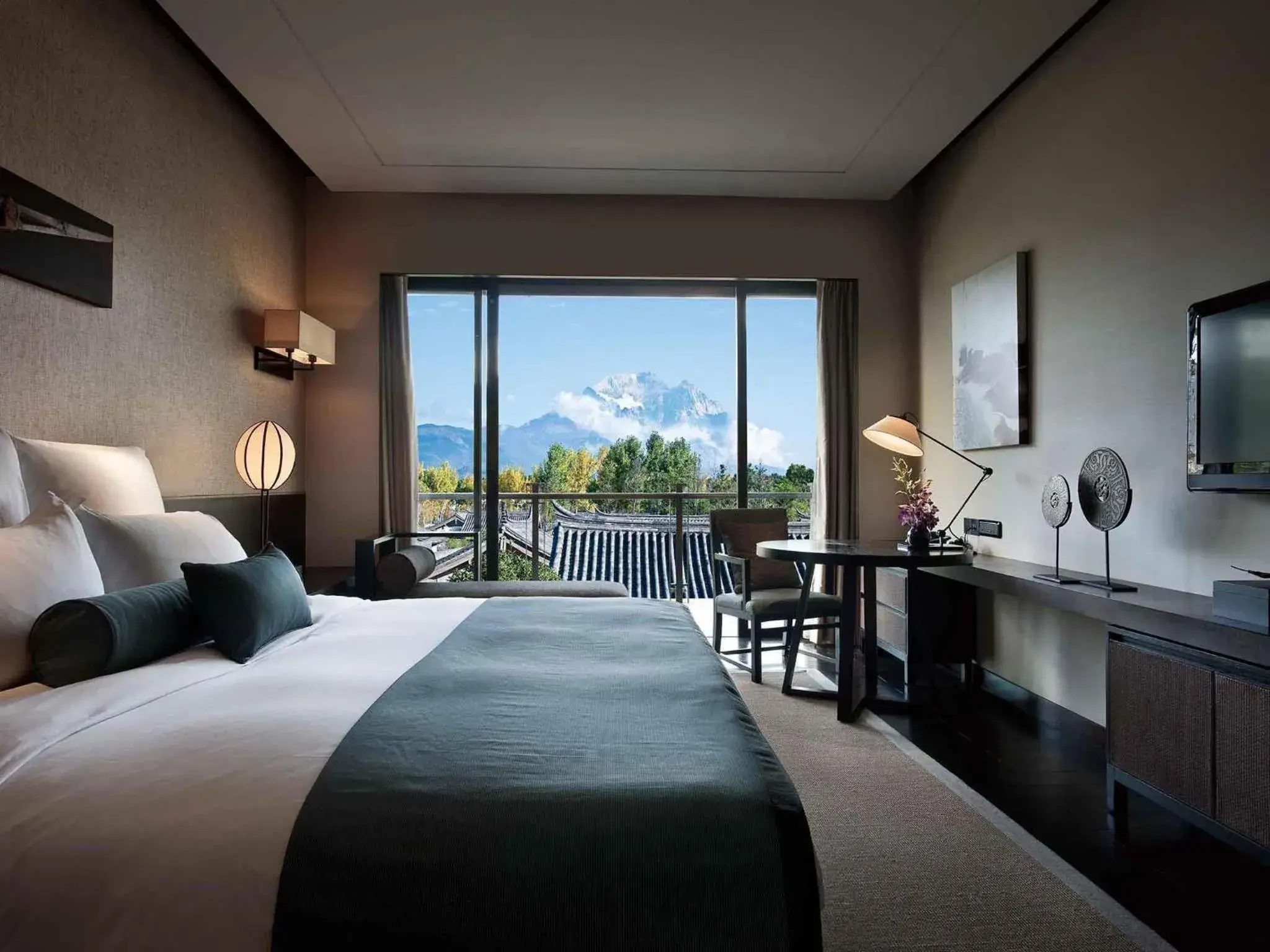 King Room with Mountain View in Pullman Lijiang Resort & Spa King Room with Mountain View in Pullman Lijiang Resort & Spa