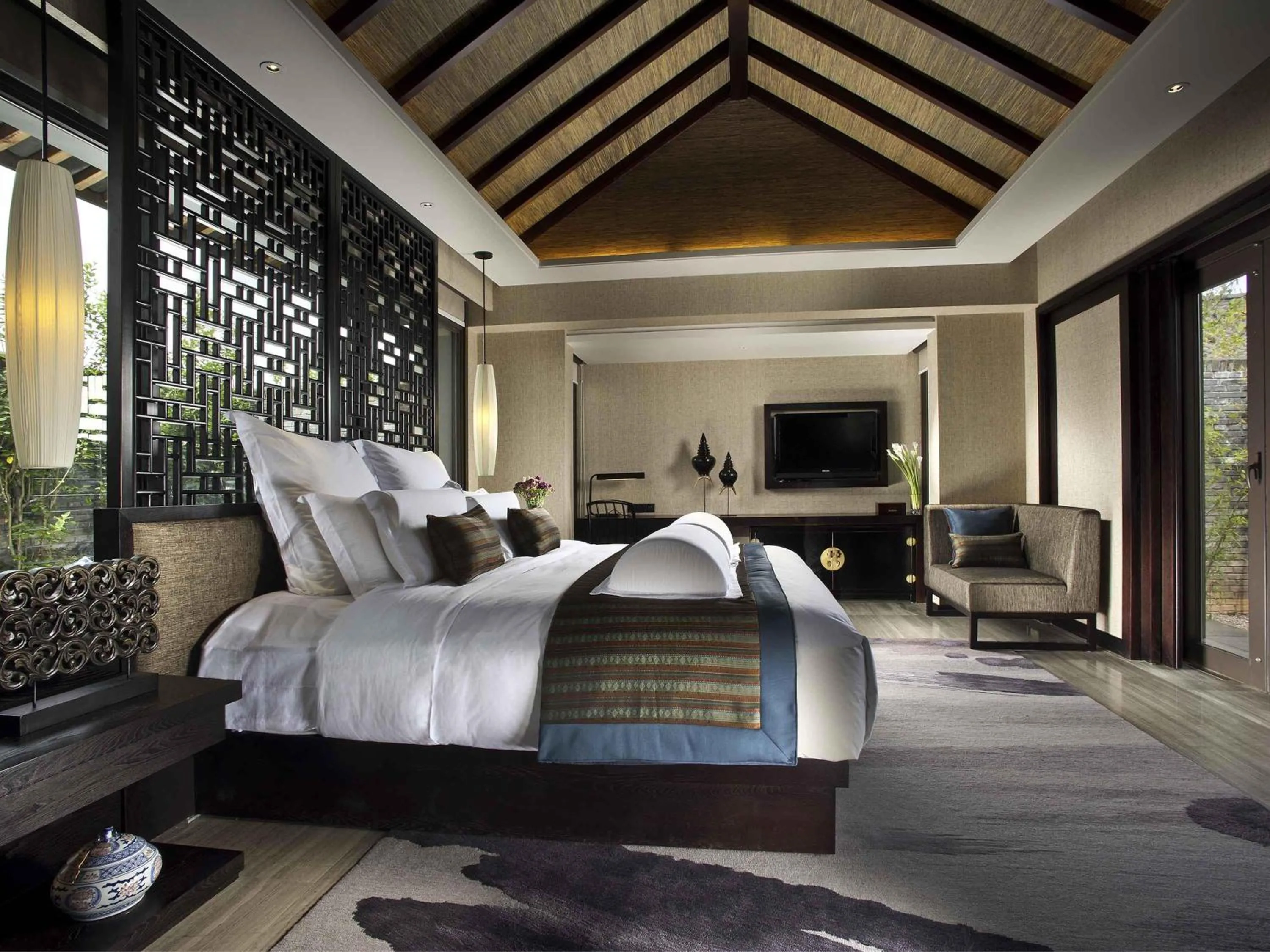 Bedroom, Bed in Pullman Lijiang Resort &amp; Spa