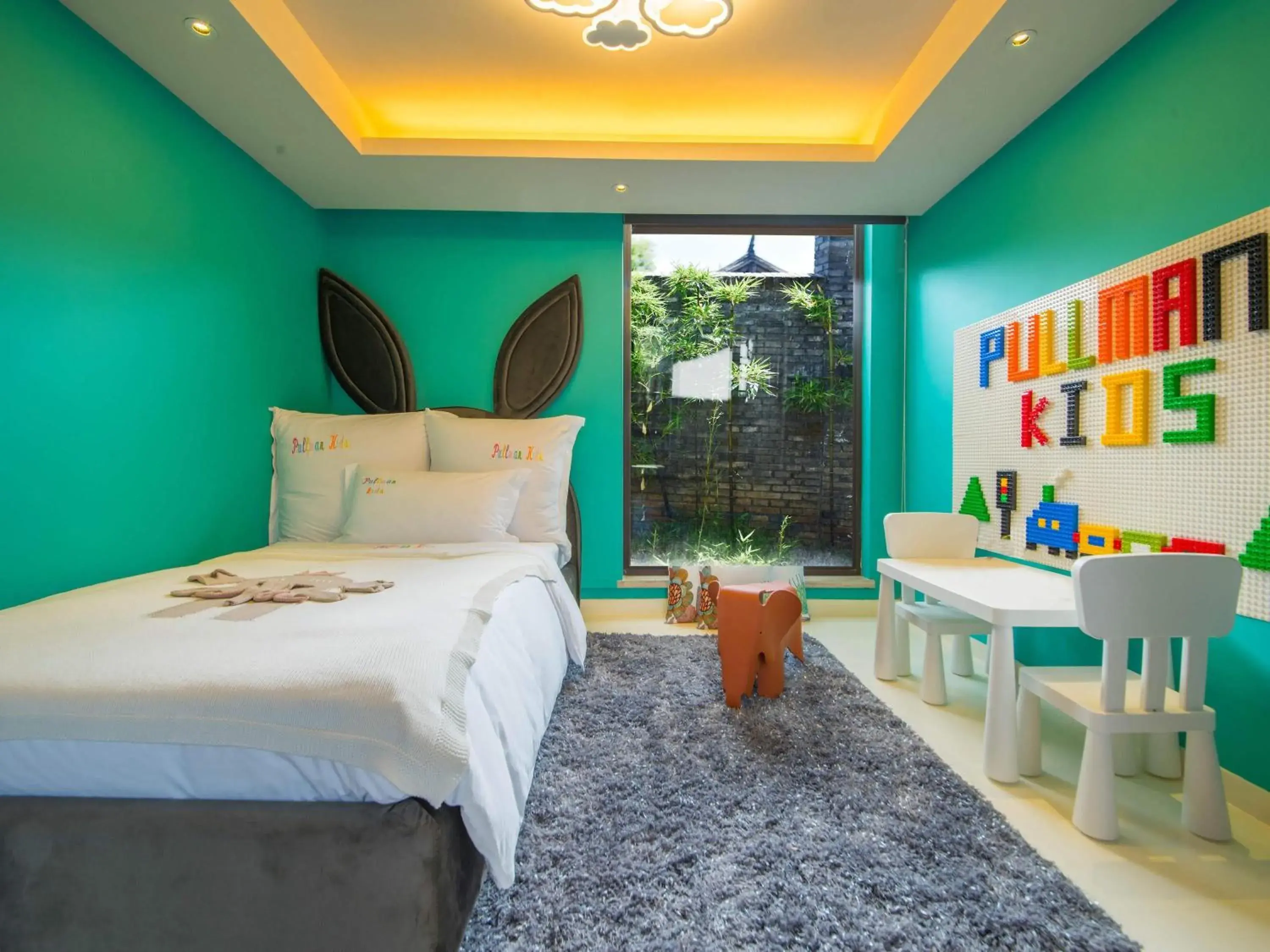 Bedroom, Bed in Pullman Lijiang Resort & Spa Bedroom, Bed in Pullman Lijiang Resort & Spa