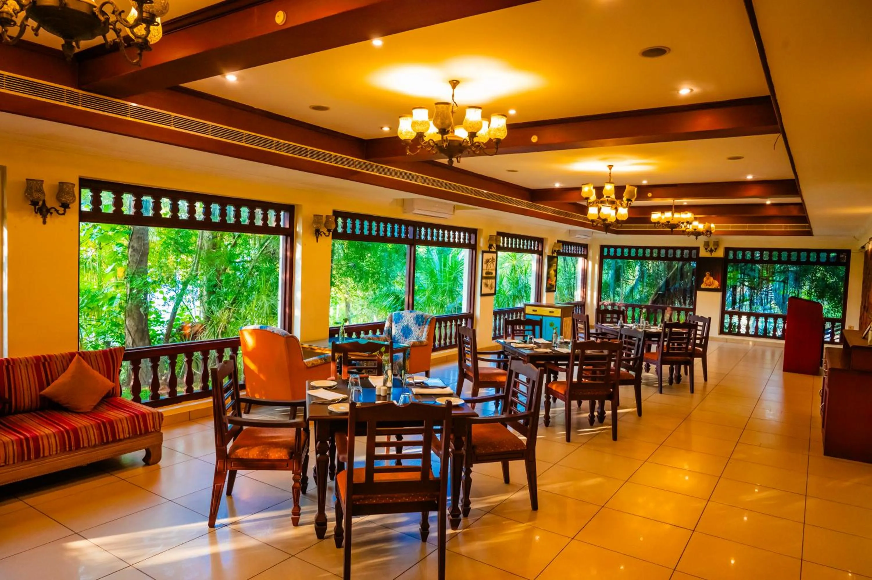 Restaurant/places to eat in Fragrant Nature Backwater Resort & Ayurveda Spa Kollam
