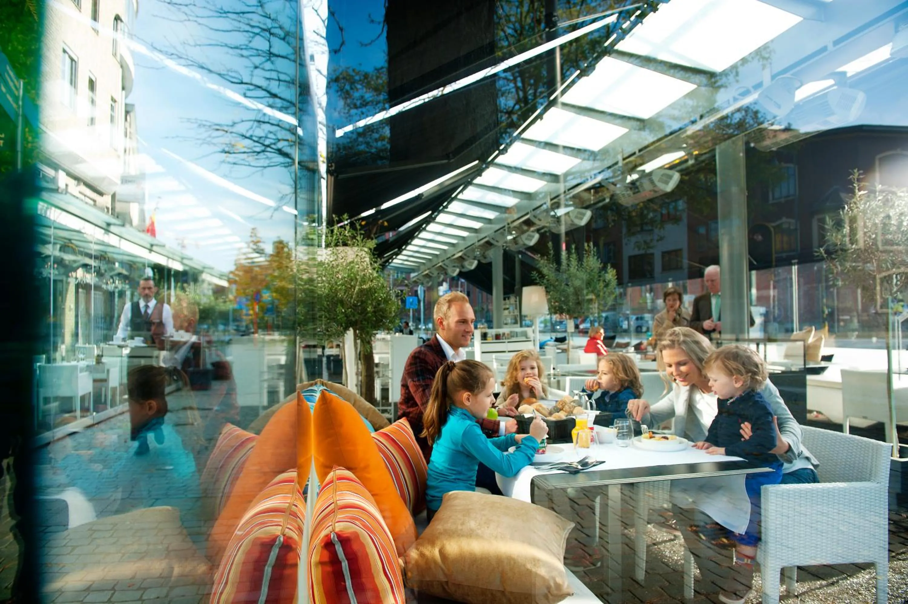 Restaurant/places to eat in HasHotel