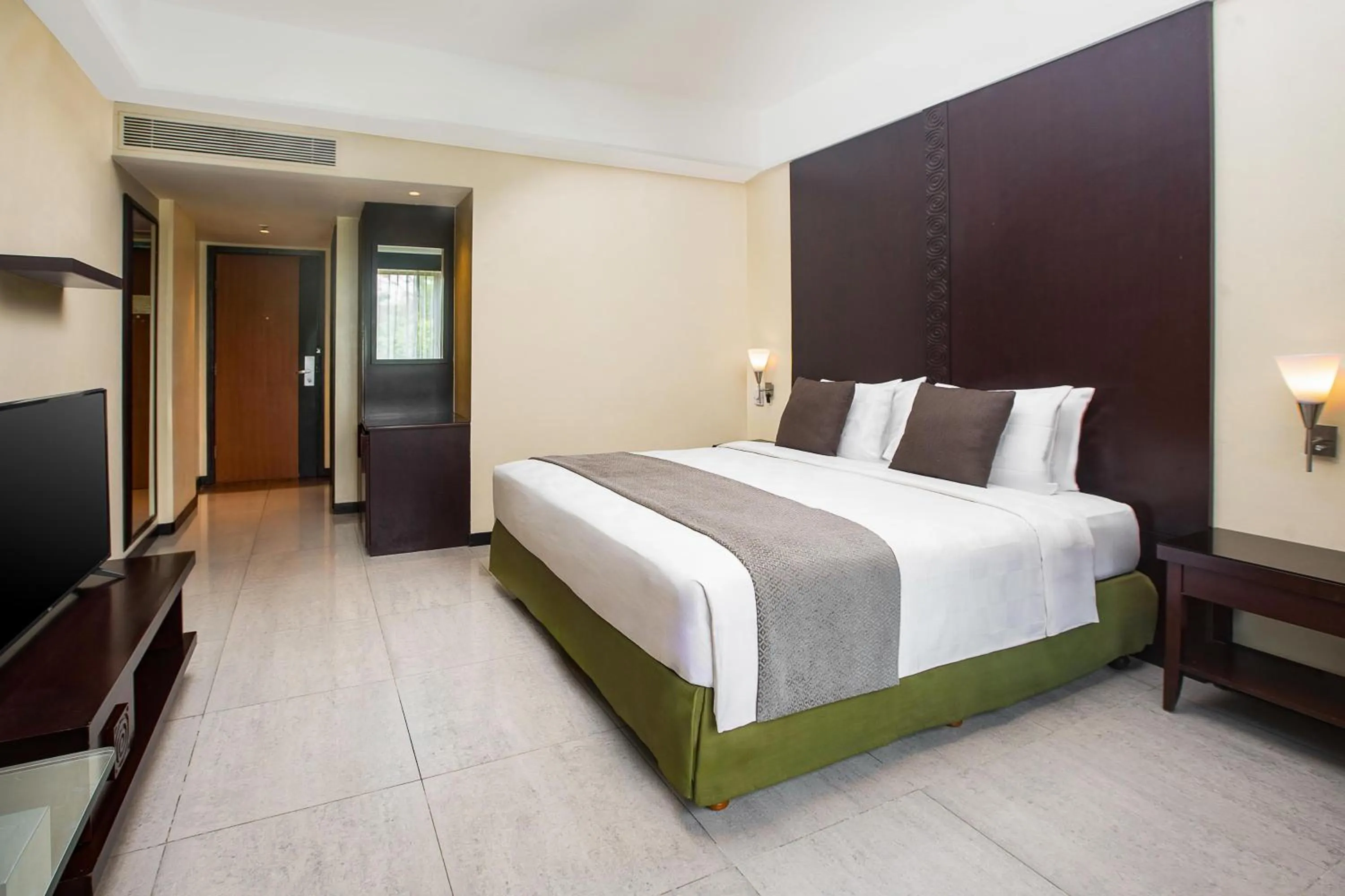 Bed in Aryaduta Lippo Village