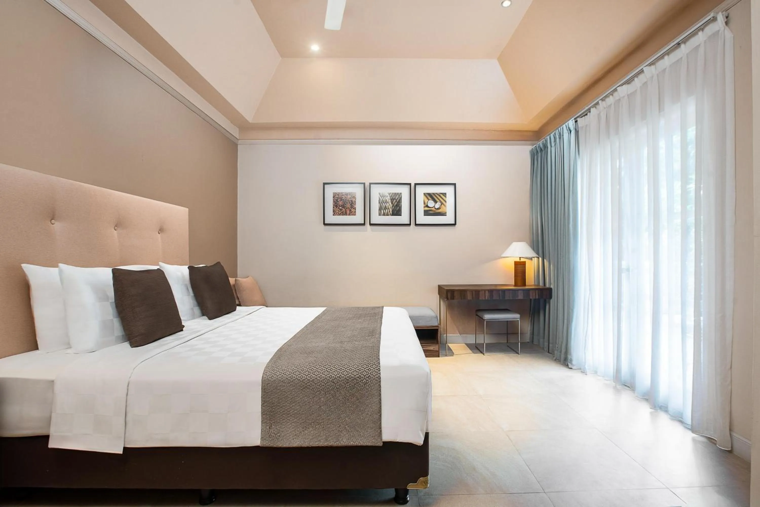 Bed in Aryaduta Lippo Village